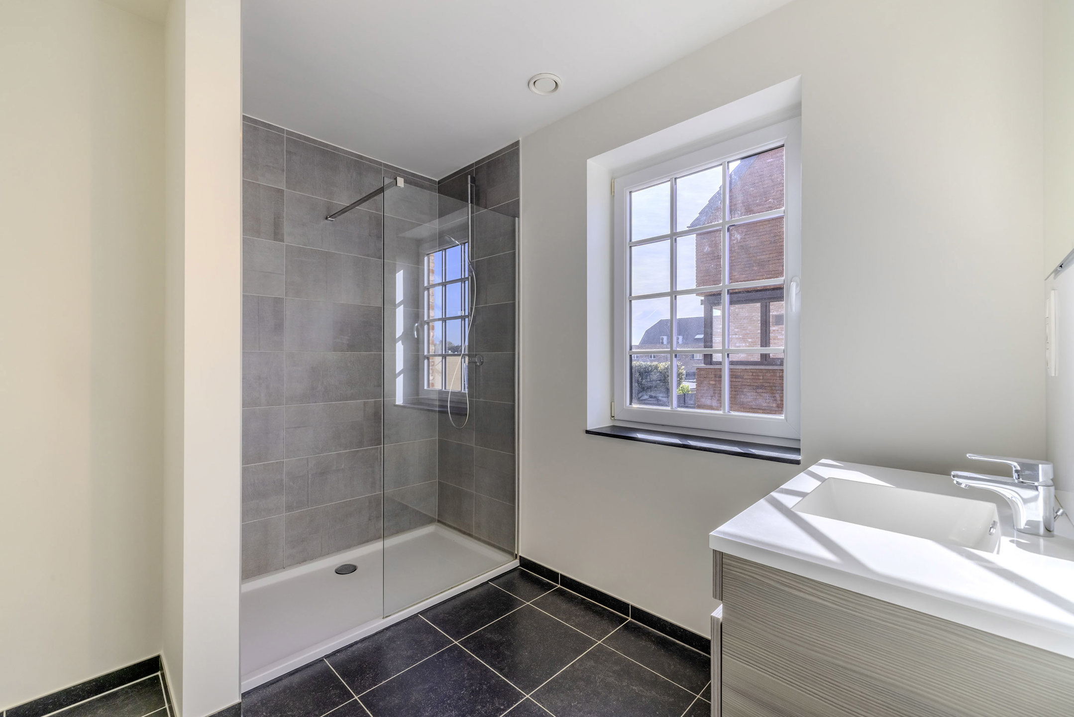 Instapklaar 2-slaapkamerappartement in Lille!