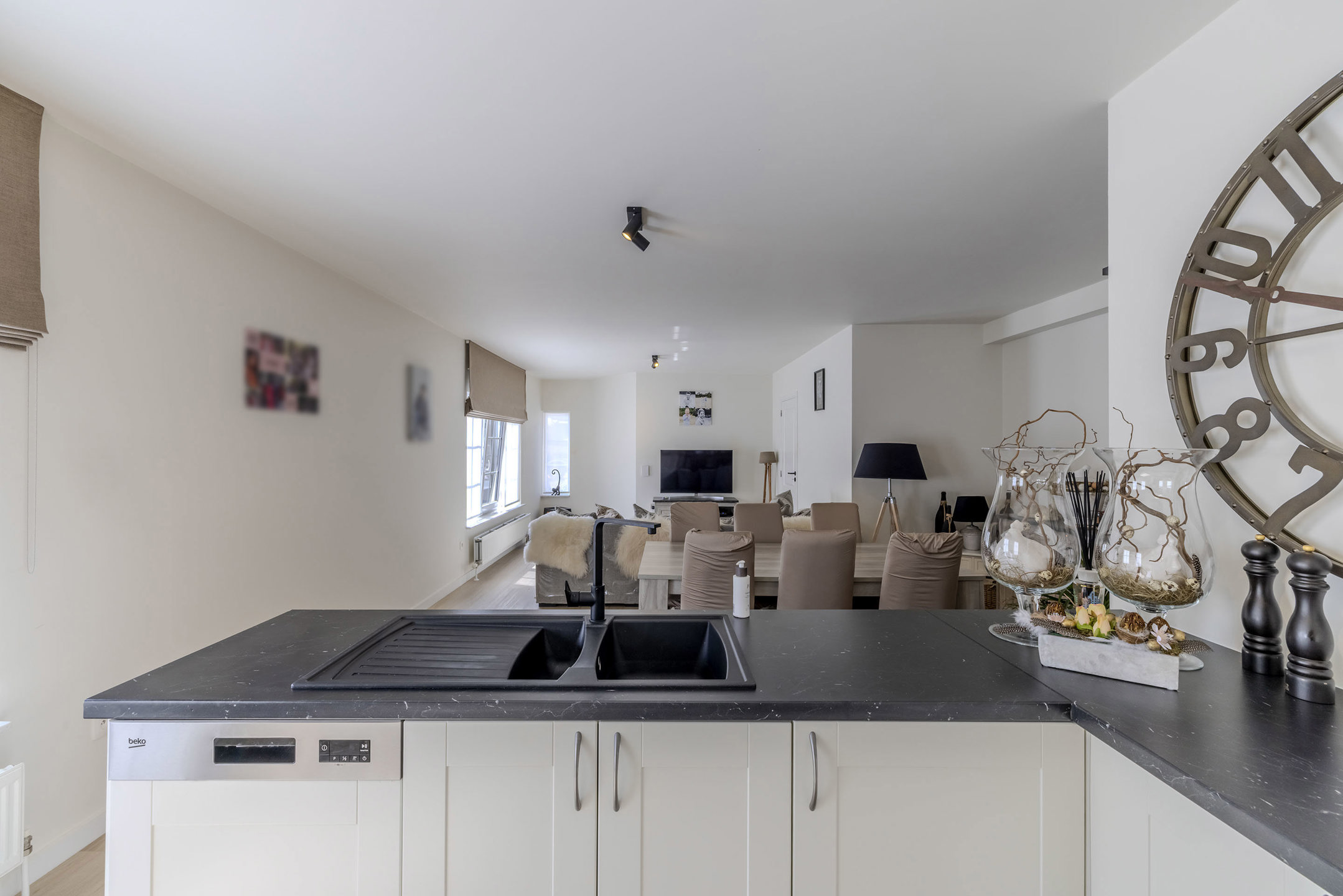 Instapklaar appartment met tuin & staanplaats