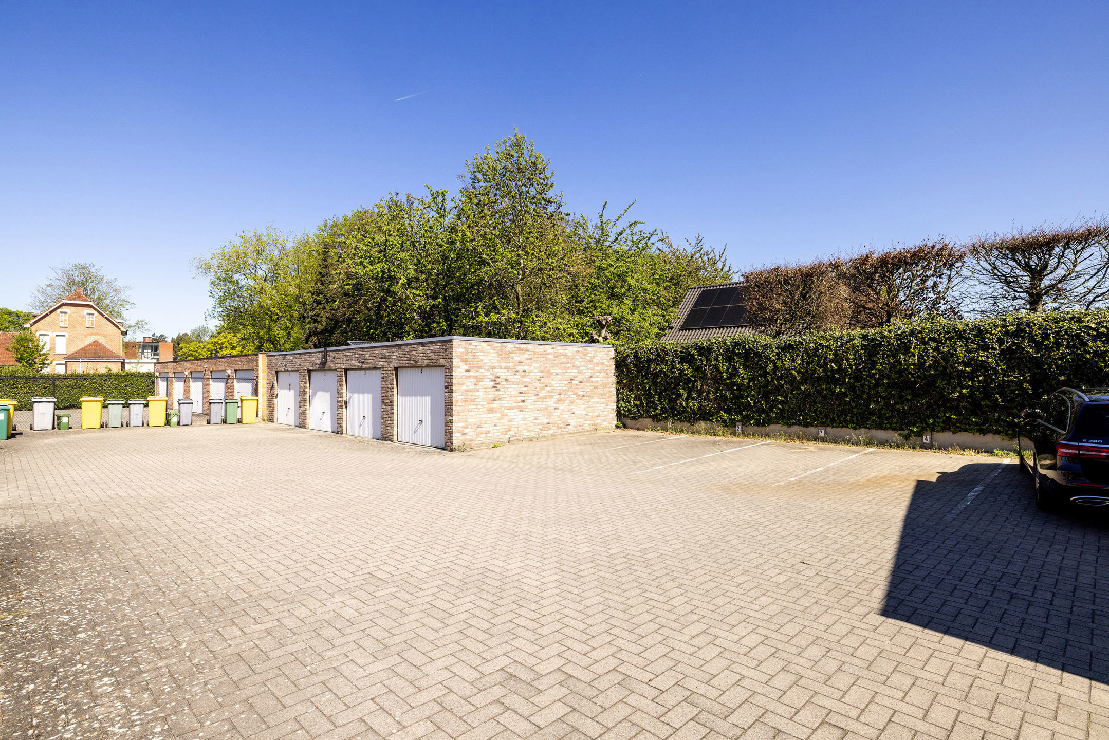 Instapklaar appartment met tuin & staanplaats