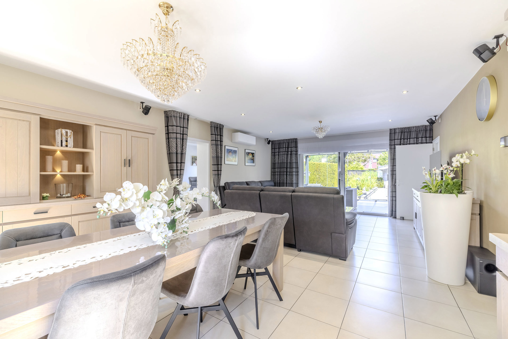 Instapklare woning met mogelijk 5 slaapkamers!