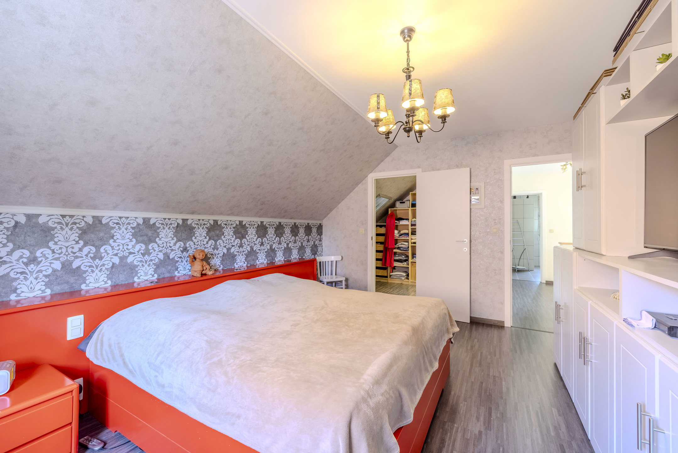 Instapklare woning met mogelijk 5 slaapkamers!