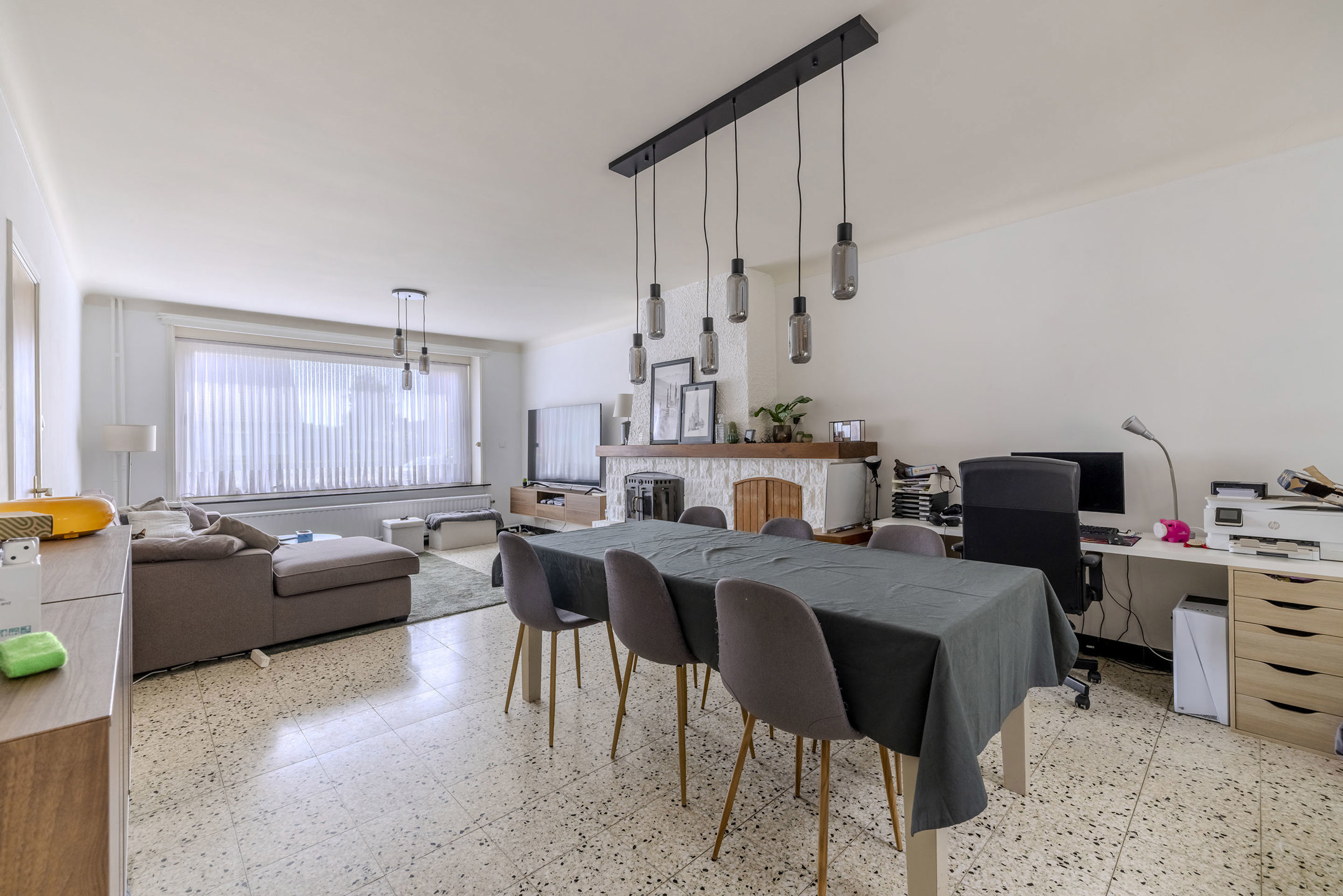 Ruime woning op 375 m² met 3 slaapkamers!