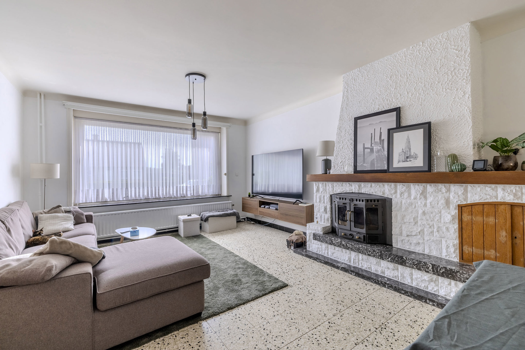 Ruime woning op 375 m² met 3 slaapkamers!