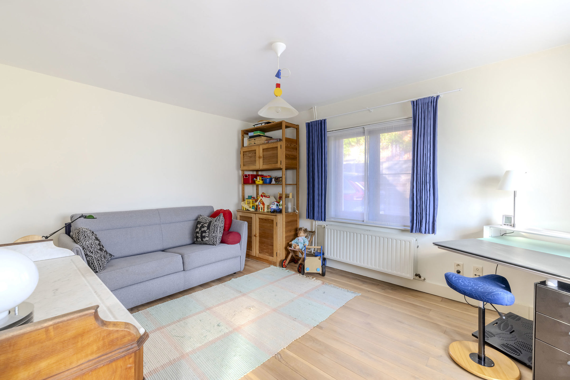 Lichtrijke woning op mooi perceel van 1051 m² met kantoor!