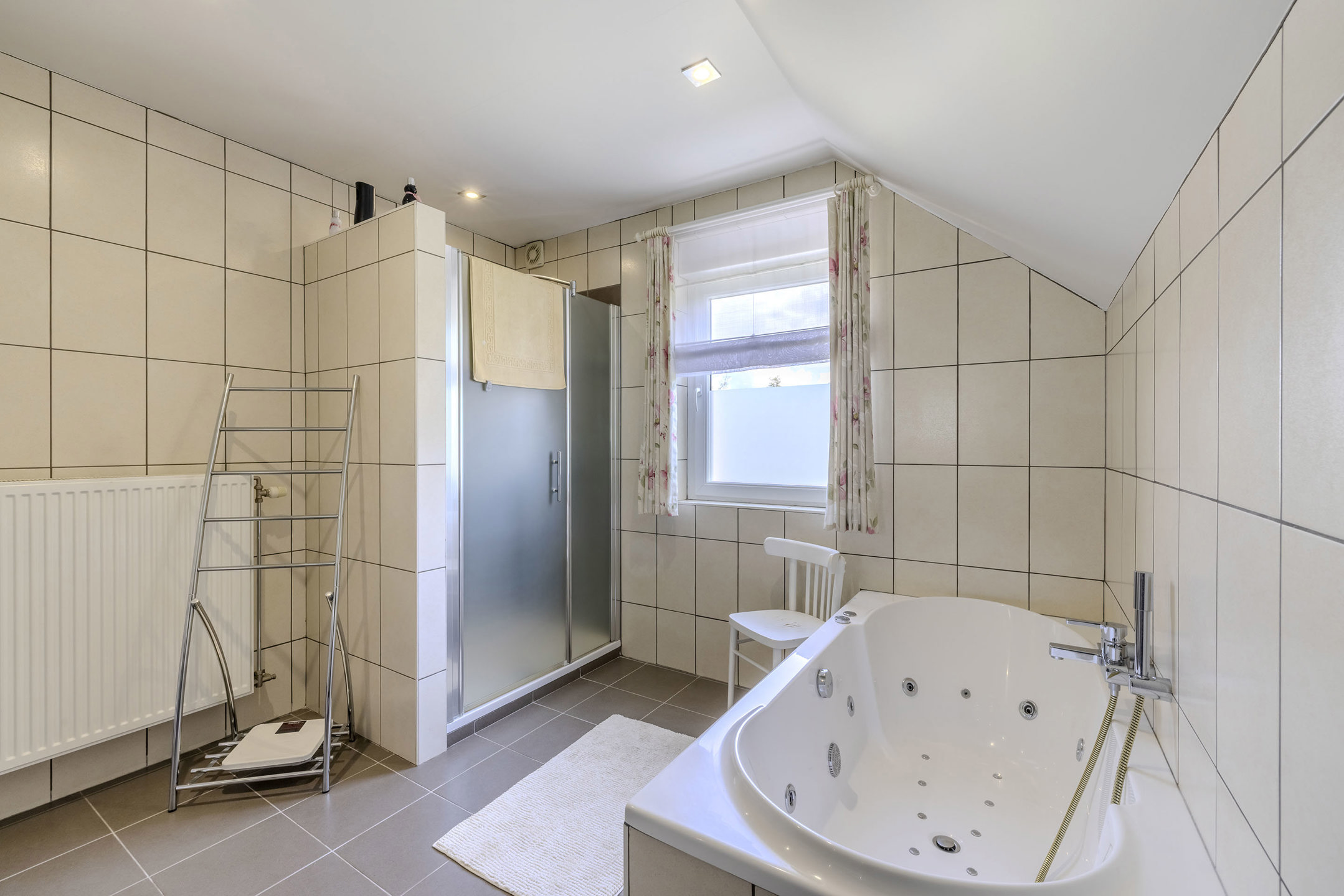 Instapklare woning met mogelijk 5 slaapkamers!