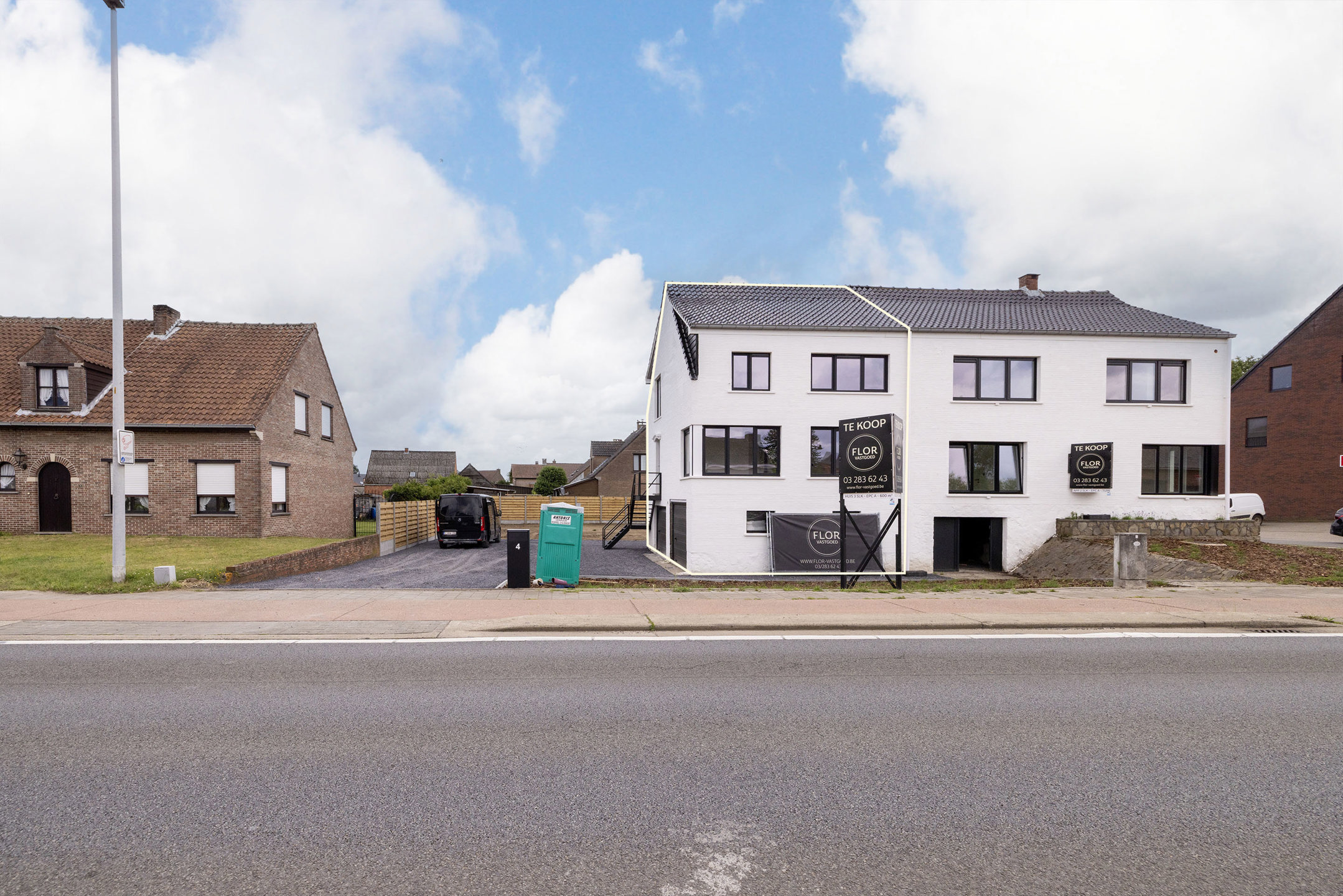 Instapklare woning met 3 slaapkamers en 2 garages op 600m2