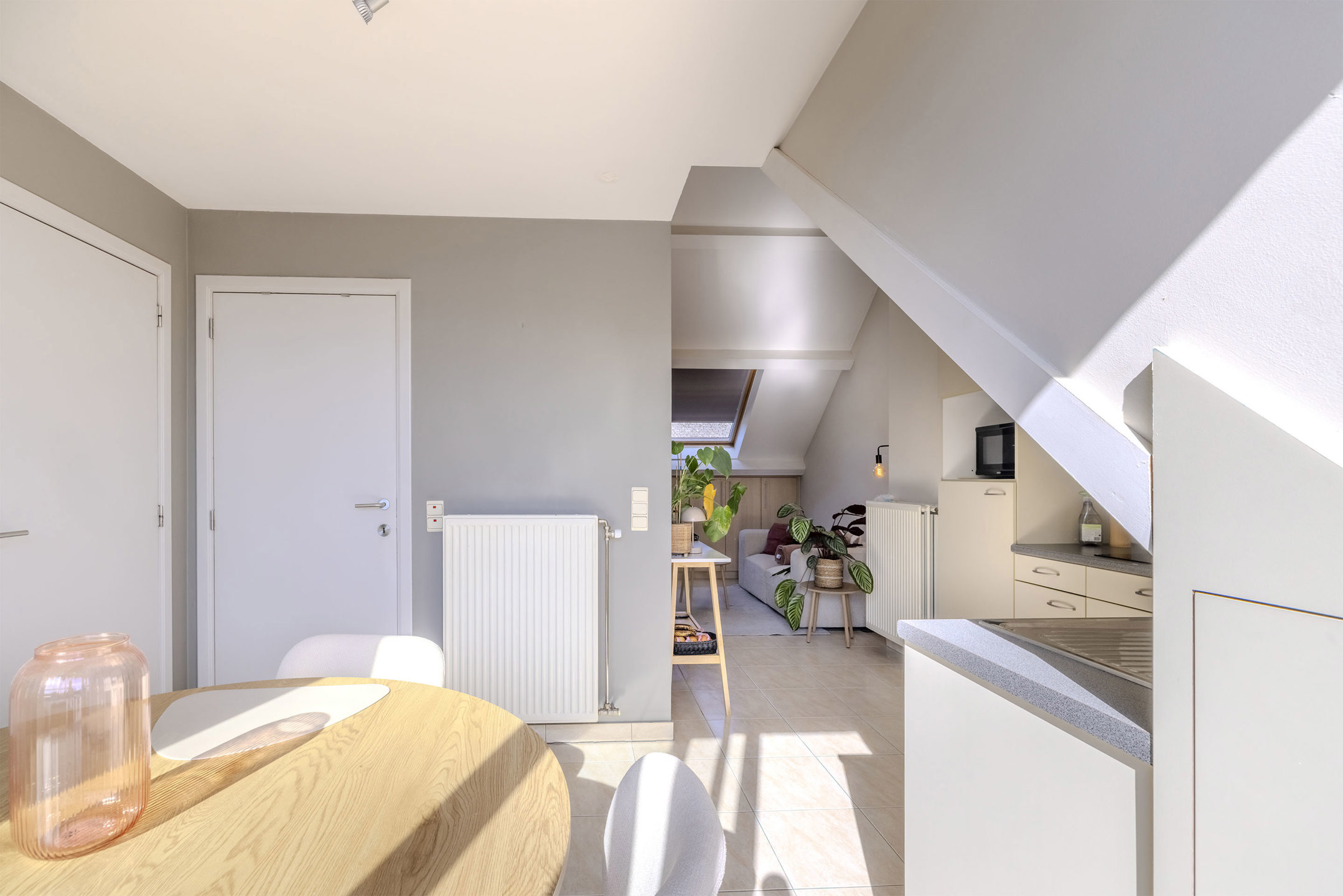 Dakappartement met prachtig terras en staanplaats