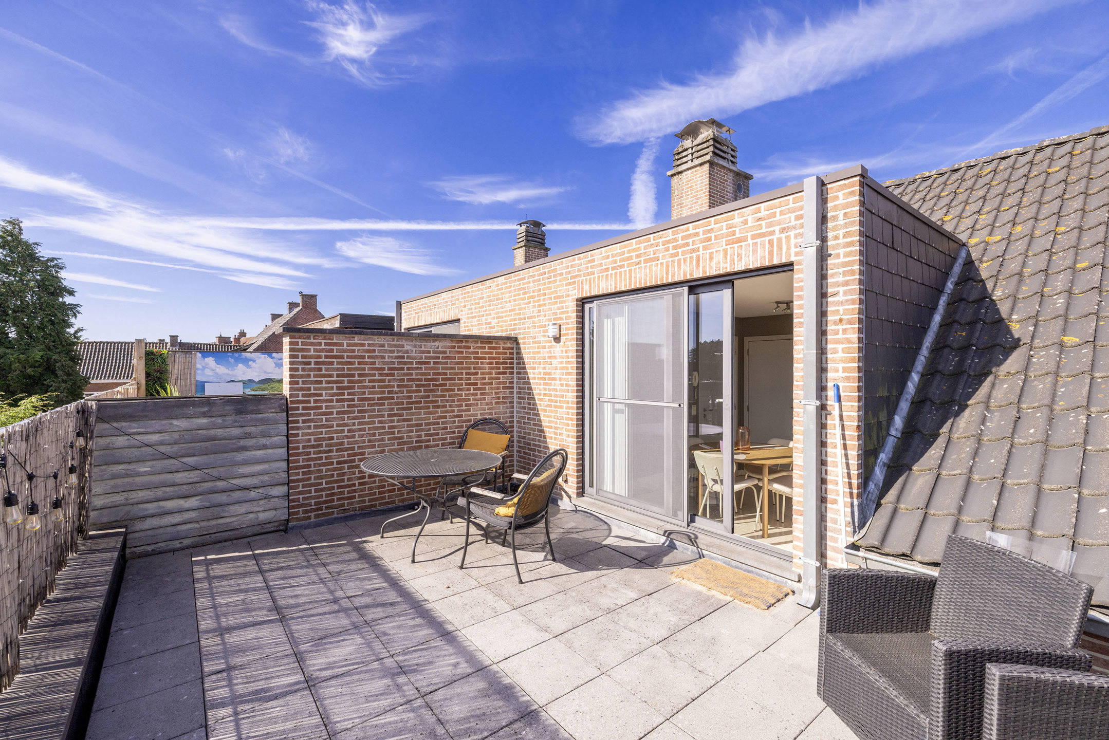 Dakappartement met prachtig terras en staanplaats