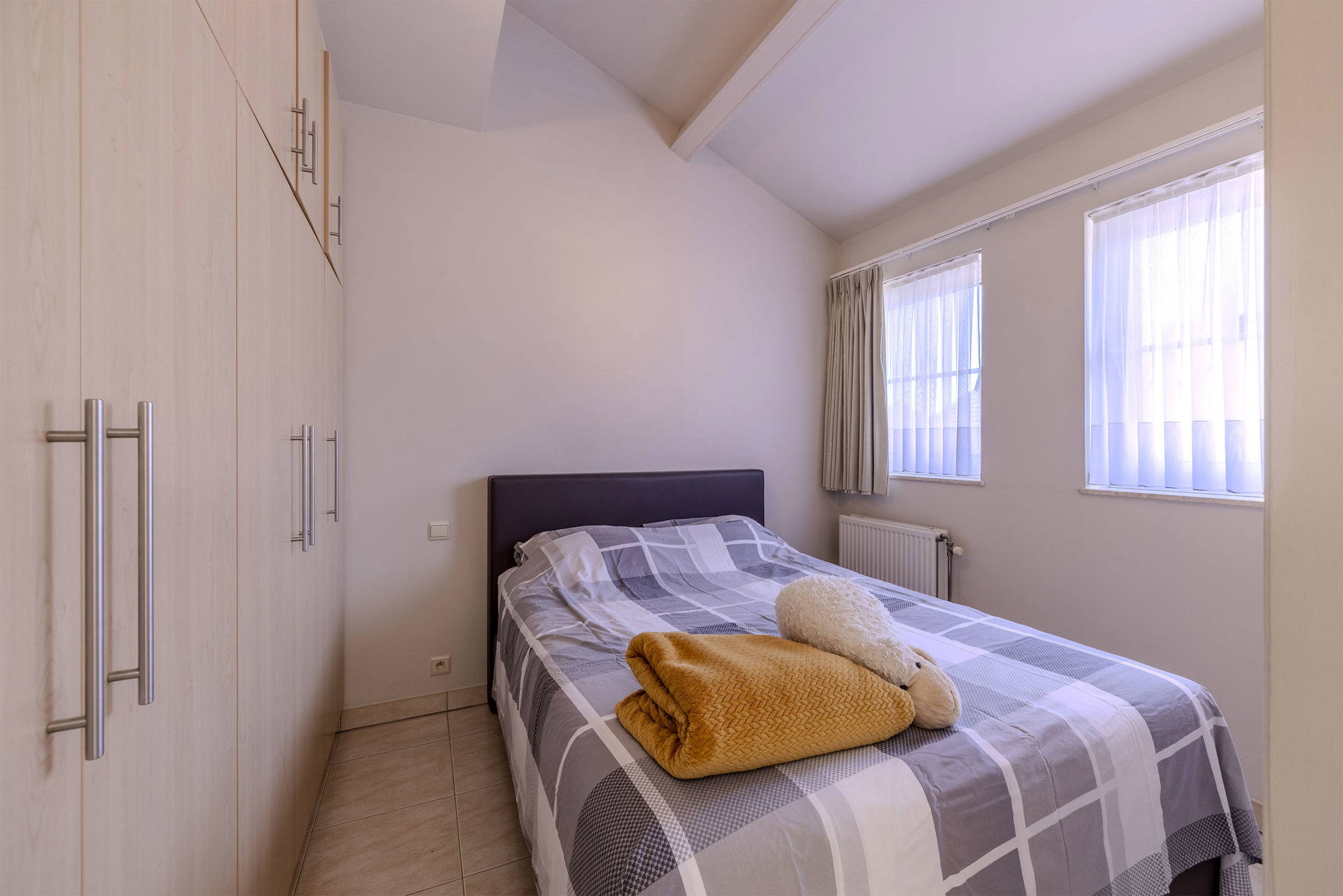 Dakappartement met prachtig terras en staanplaats