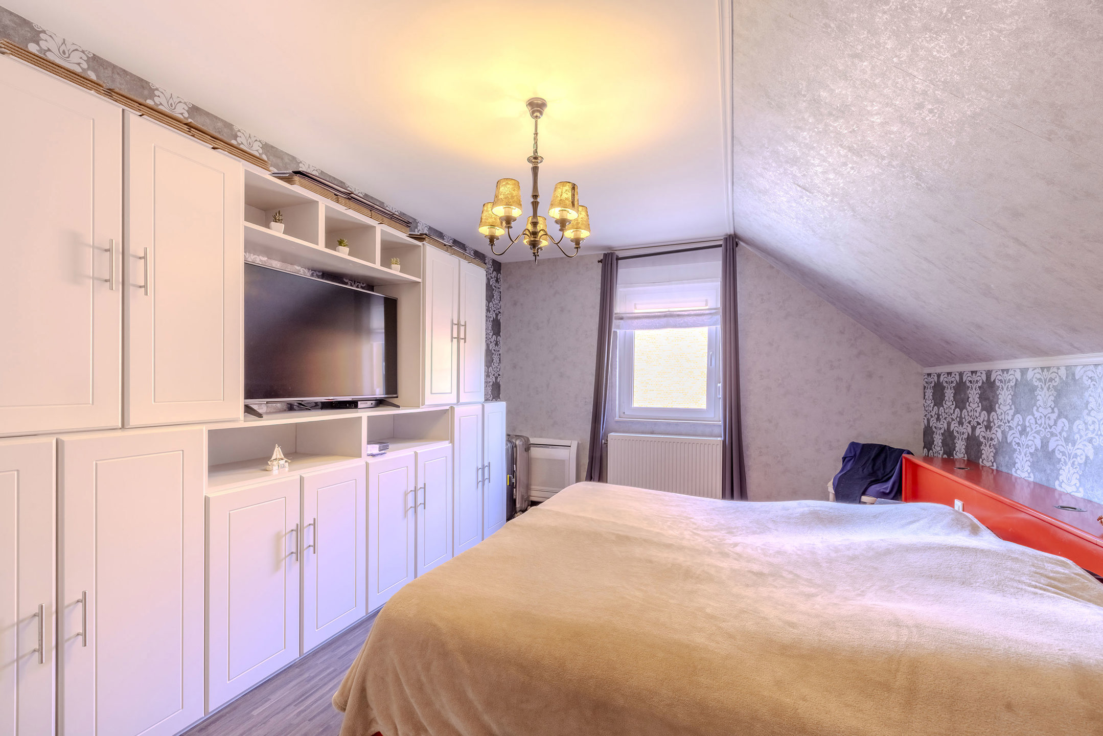 Instapklare woning met mogelijk 5 slaapkamers!