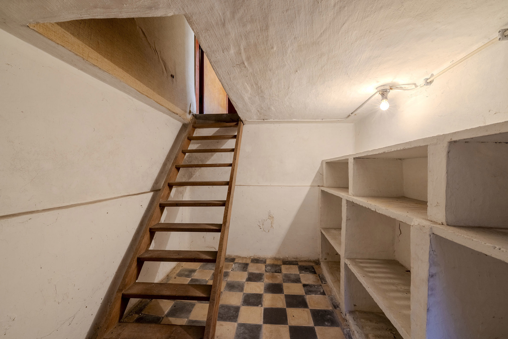 Te renoveren woning in Westmalle op 210m² met 3 slaapkamers!