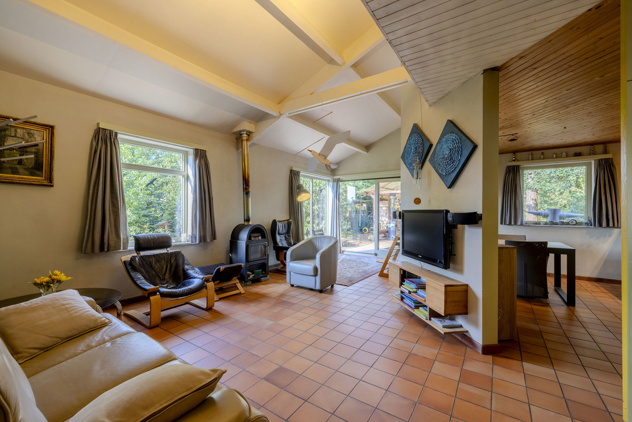 Instapklare woning met 4 slaapkamers op perceel van 1.526 m²!