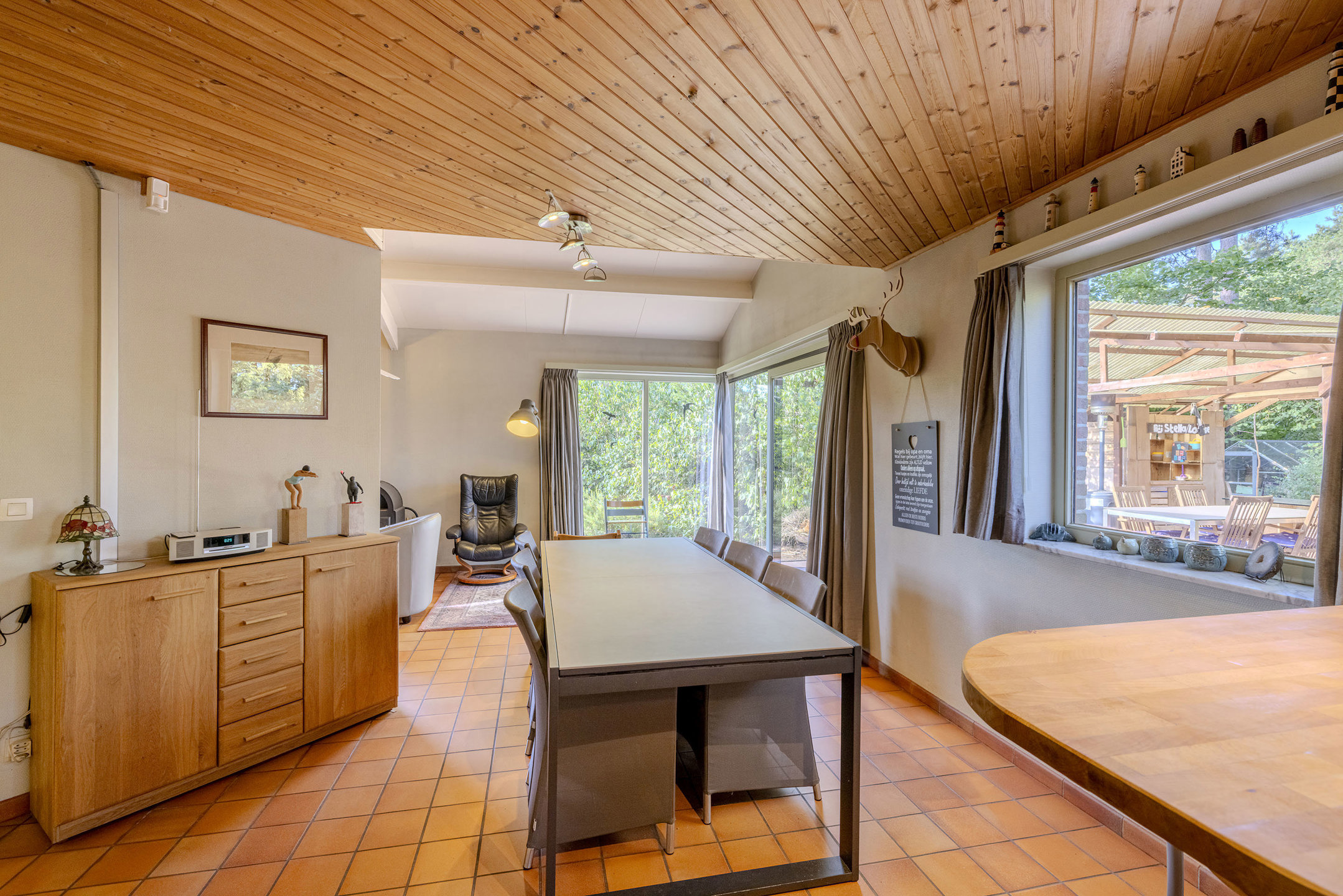 Instapklare woning met 4 slaapkamers op perceel van 1.526 m²!