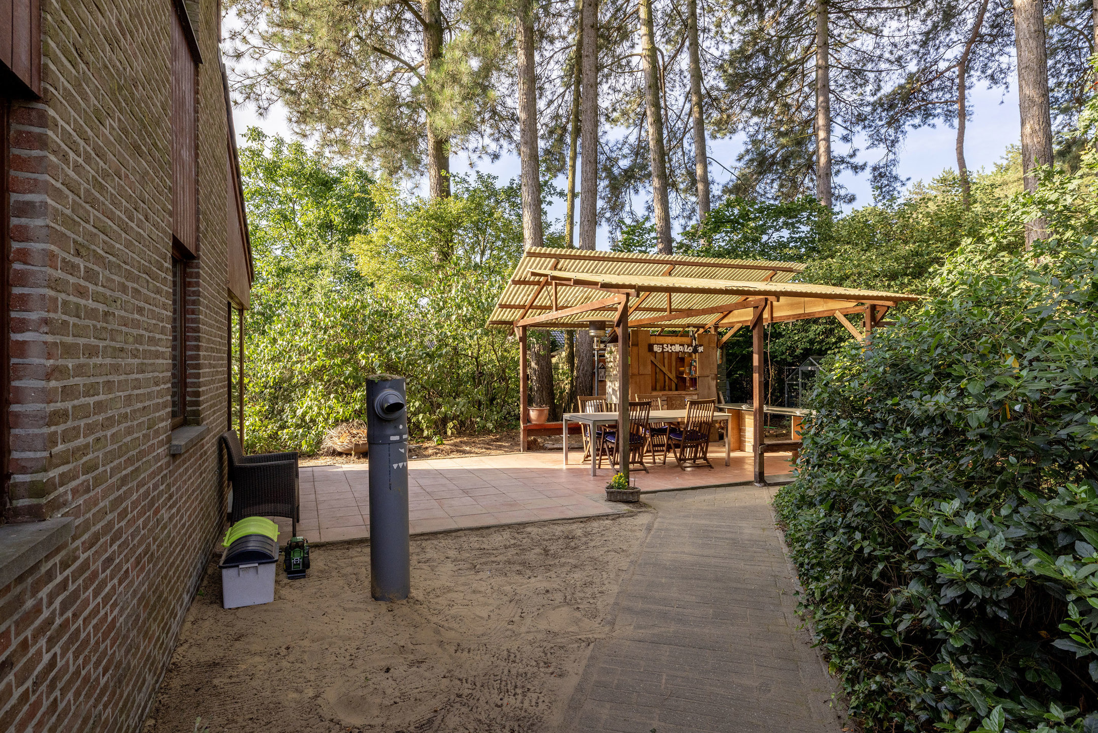 Instapklare woning met 4 slaapkamers op perceel van 1.526 m²!