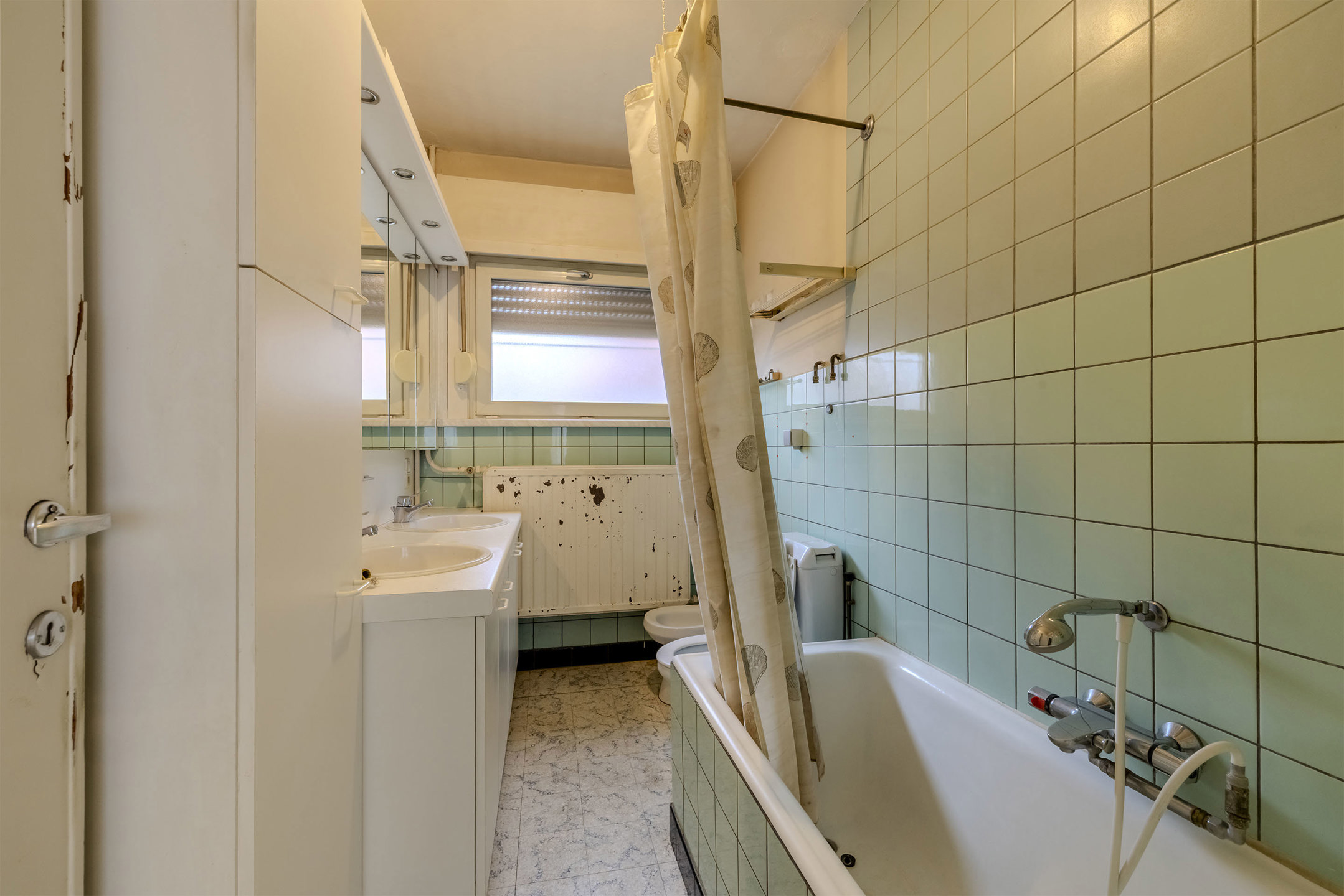 Ruime woning met loods (180m²) op toplocatie.
