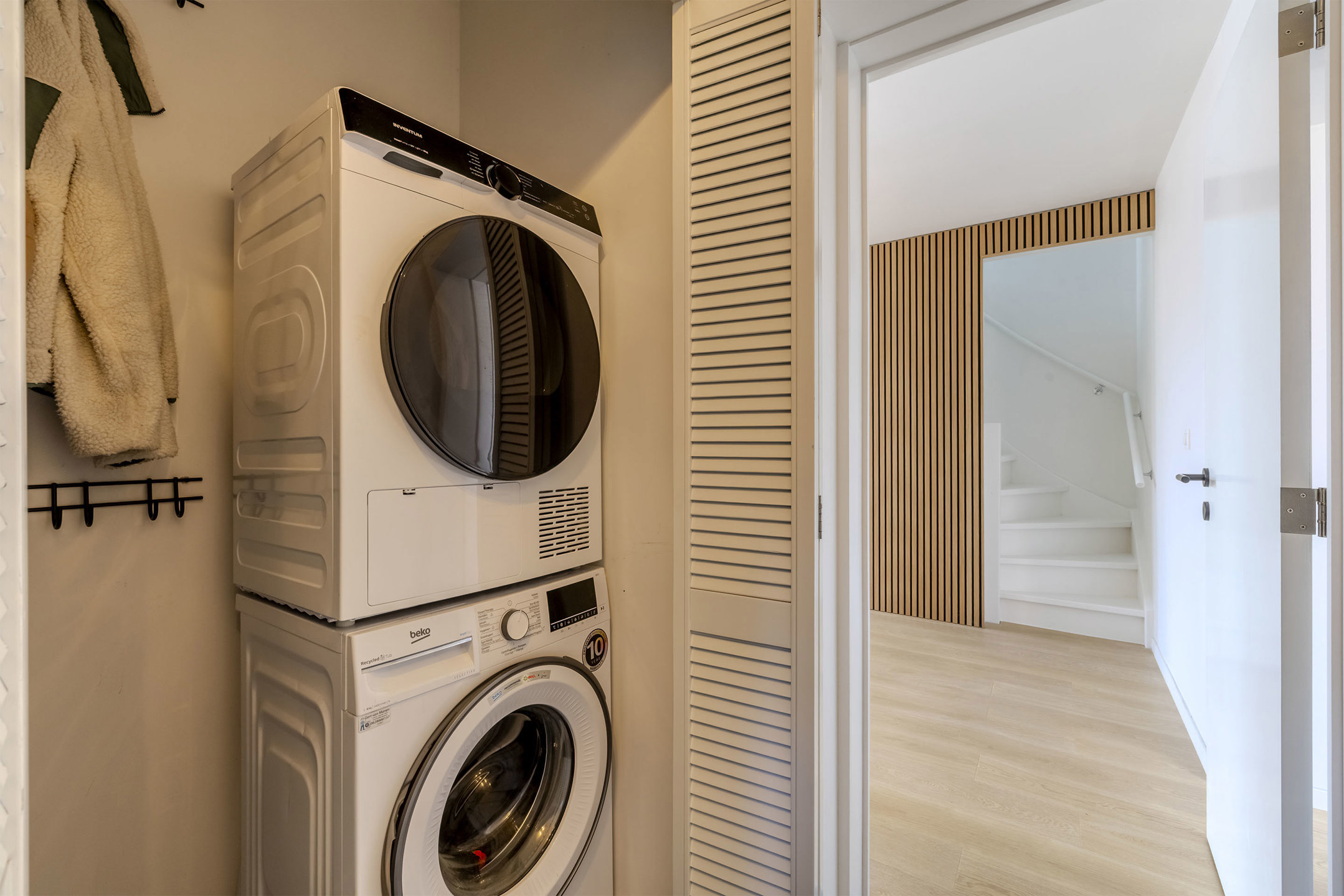 Hoogwaardig gerenoveerde woning met vergund magazijn van 60 m²
