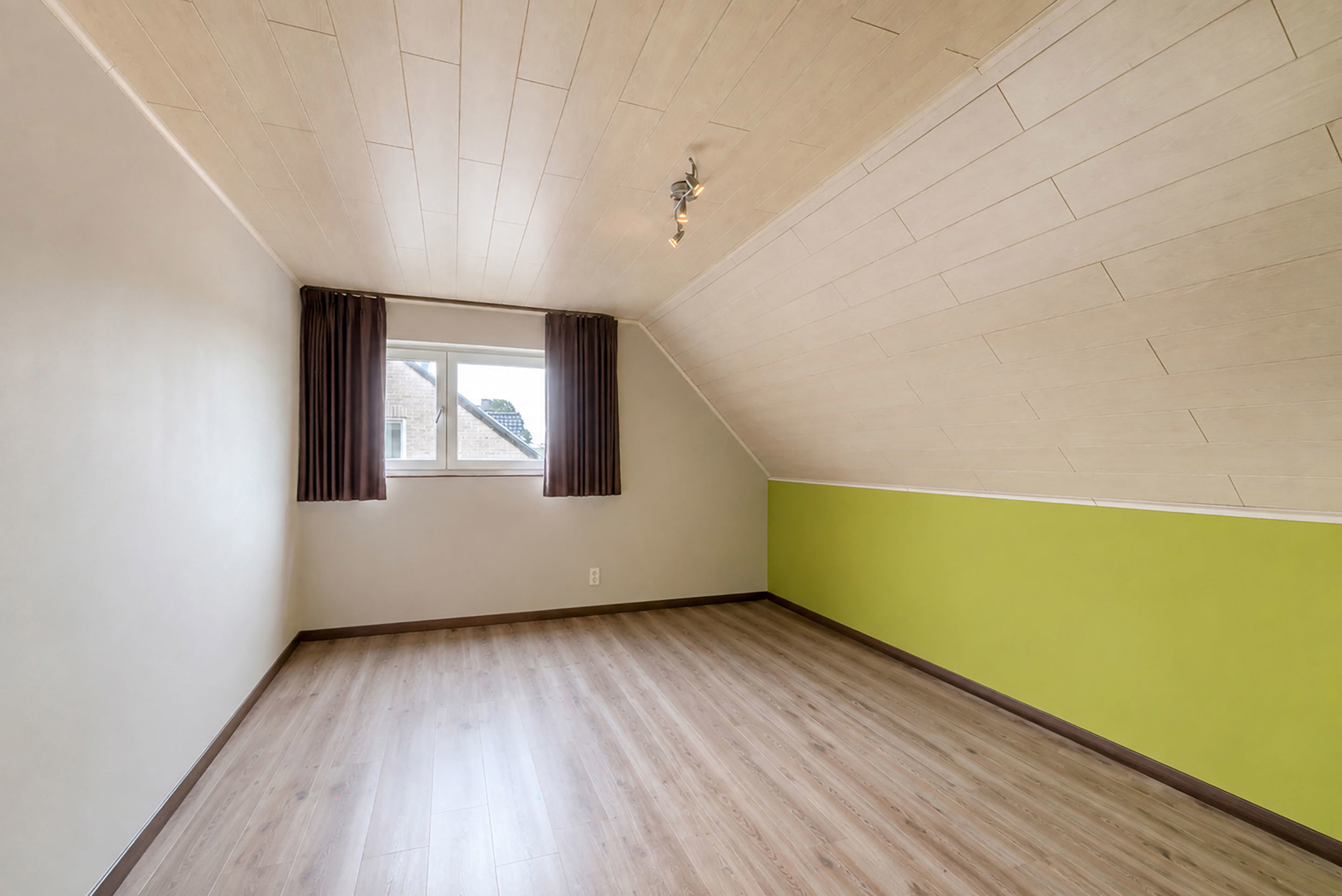 Woning in doodlopende straat met 5-6 Slaapkamers