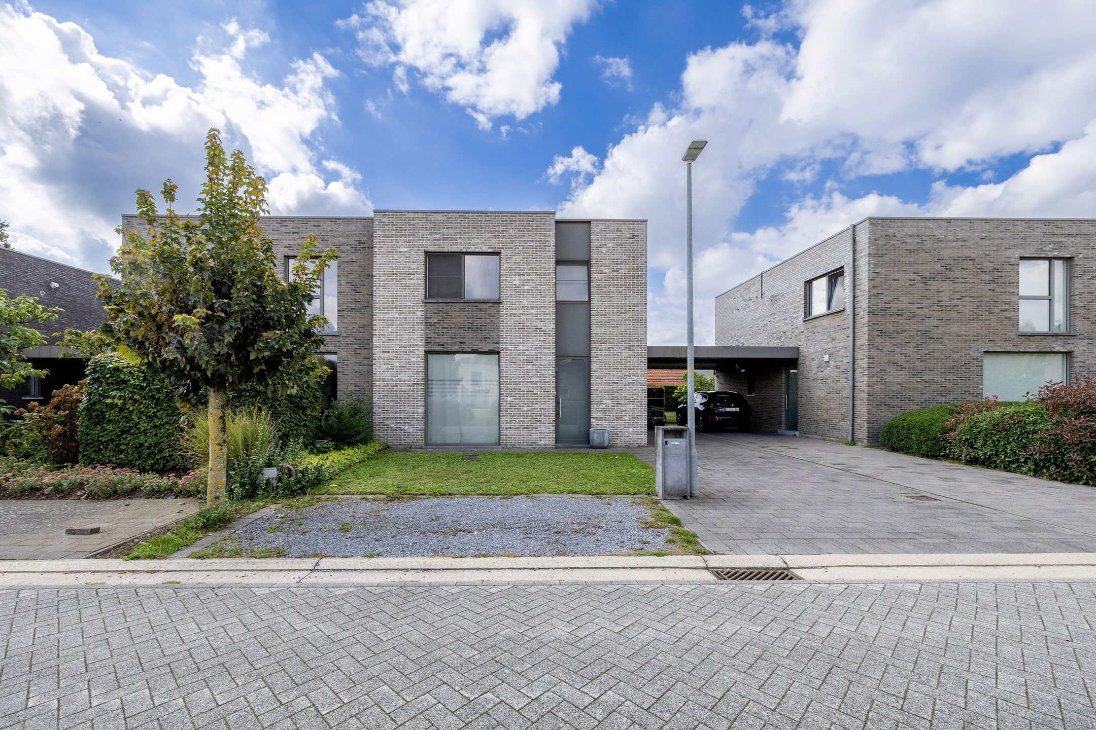 Recente woning met 3 slpk, carport en tuin
