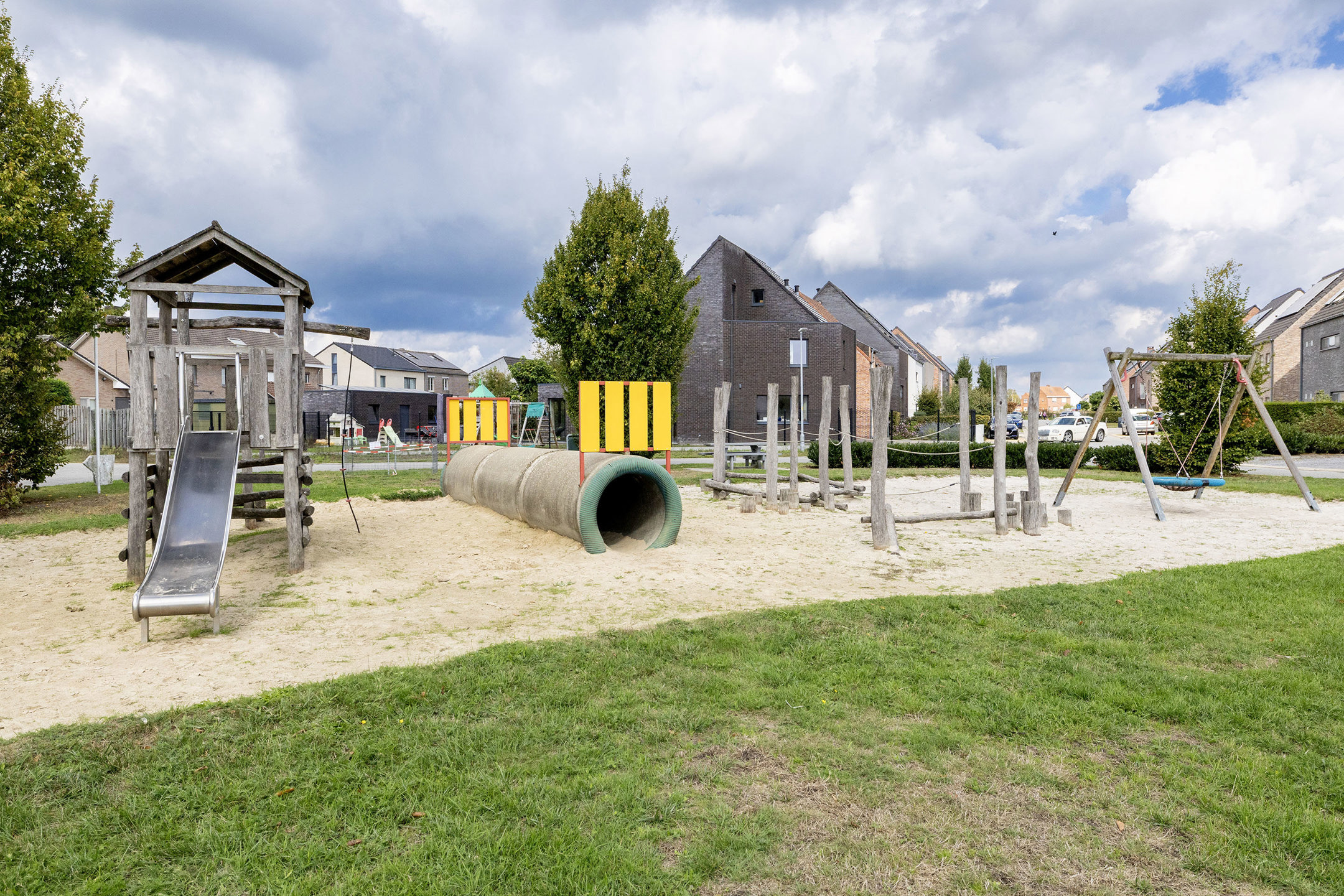 Recente woning met 3 slpk, carport en tuin