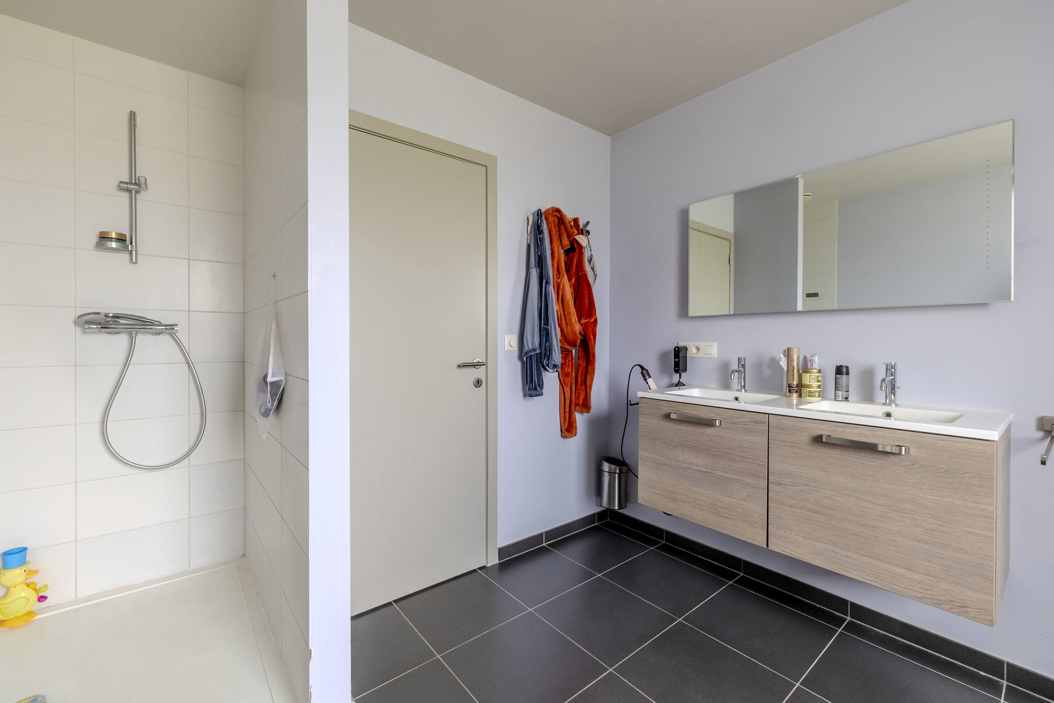 Recente woning met 3 slpk, carport en tuin