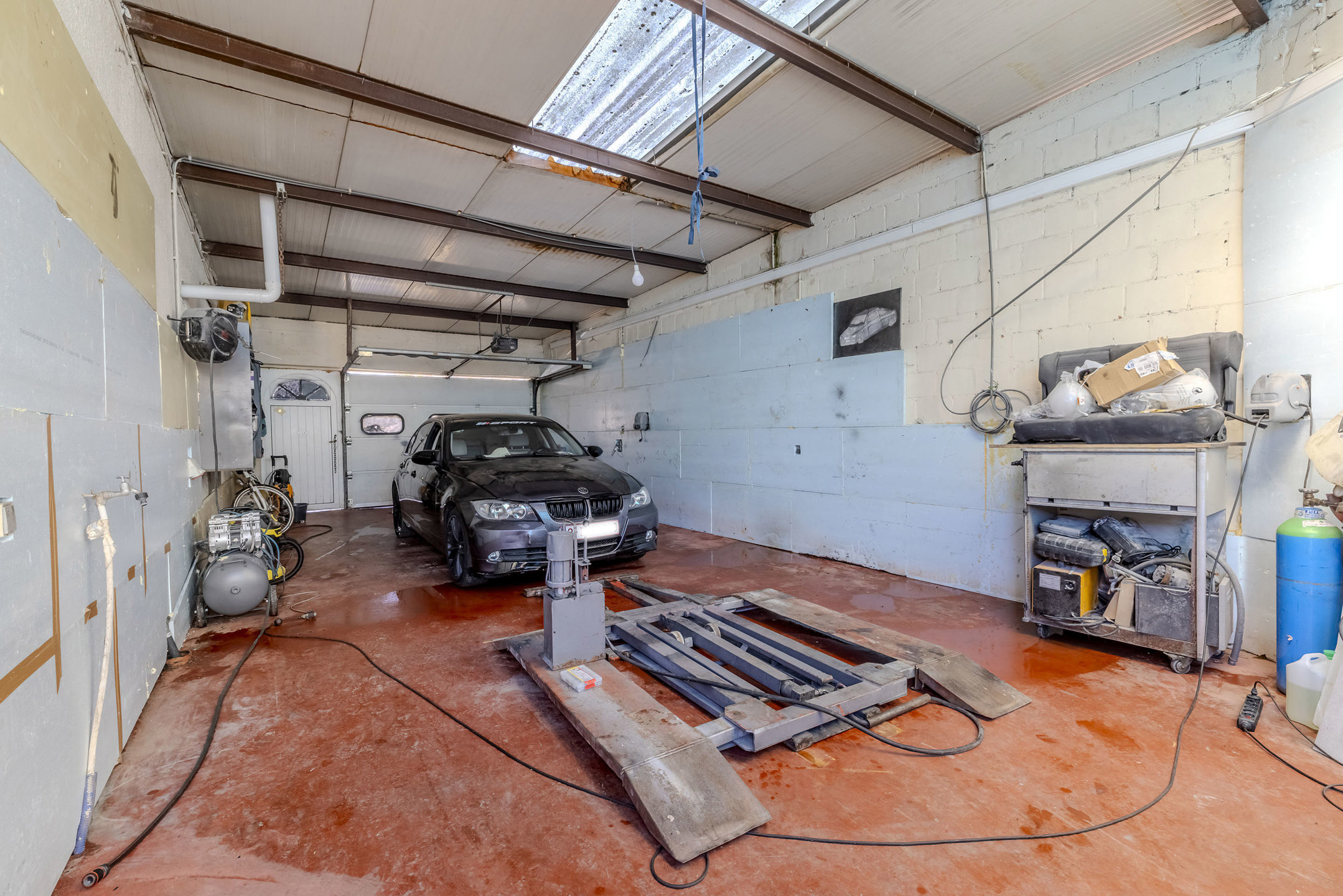Ruime gerenoveerde woning met 5 slaapkamers en garage