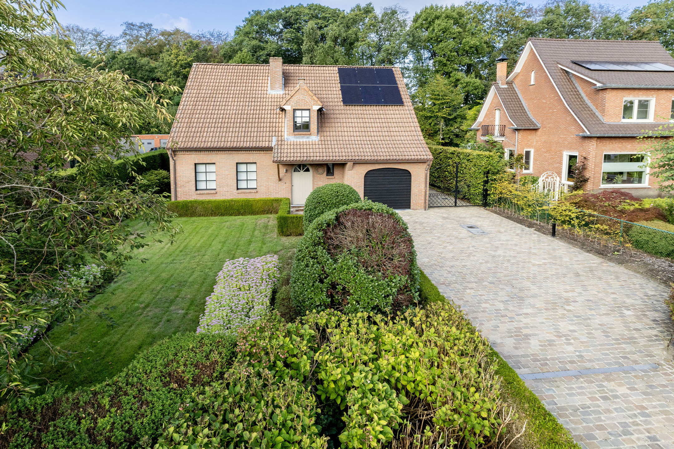 Instapklare woning op 1.440 m²  in centrum Oostmalle!