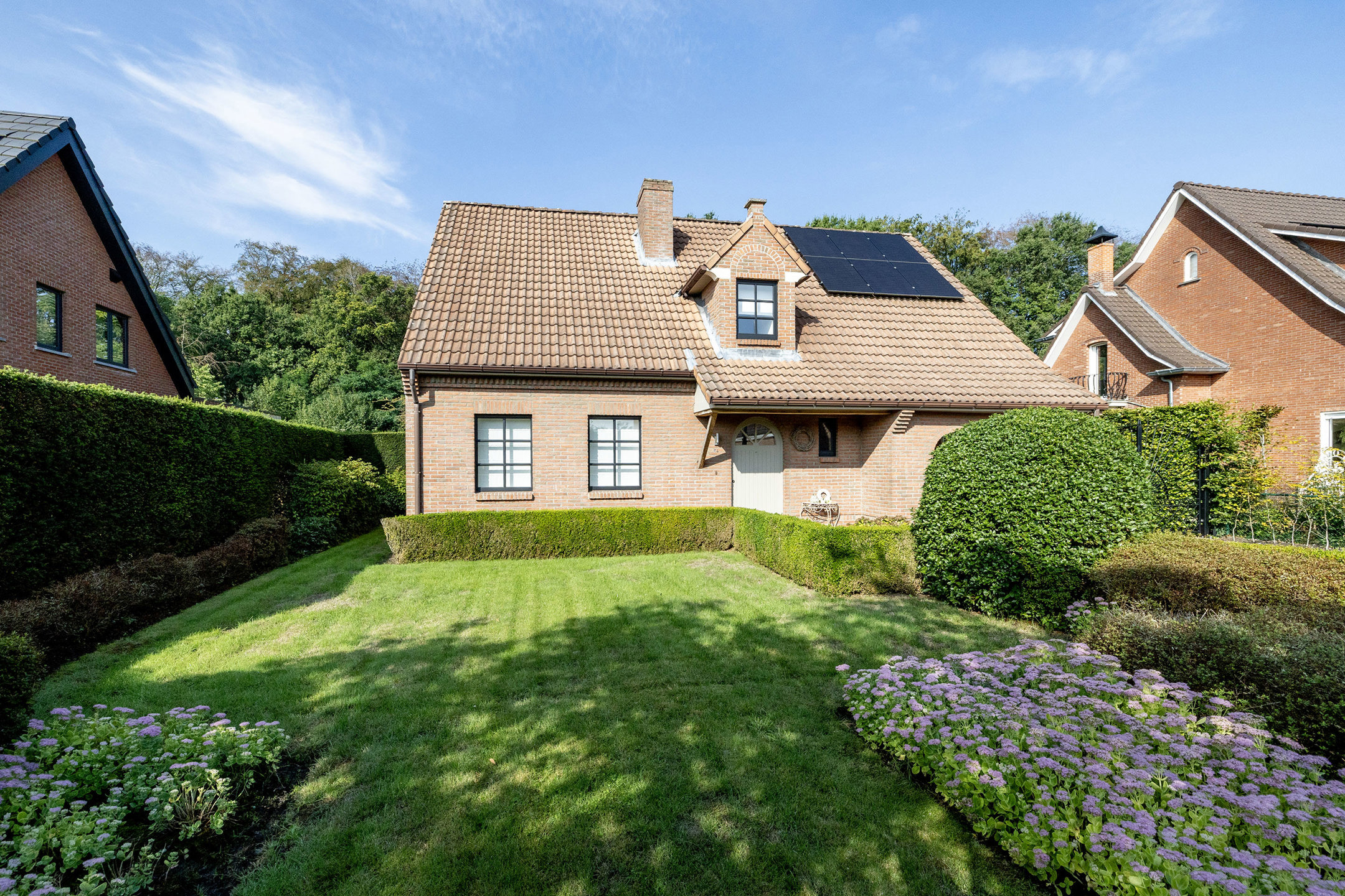 Instapklare woning op 1.440 m² in centrum Oostmalle!