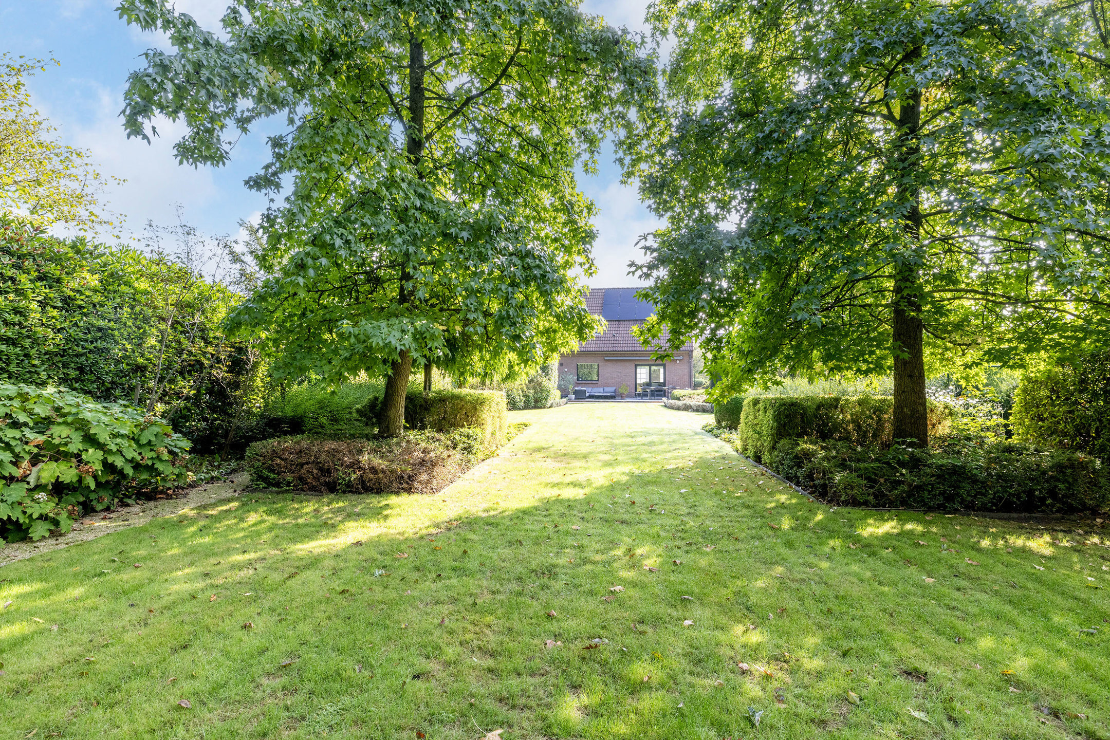 Instapklare woning op 1.440 m² in centrum Oostmalle!