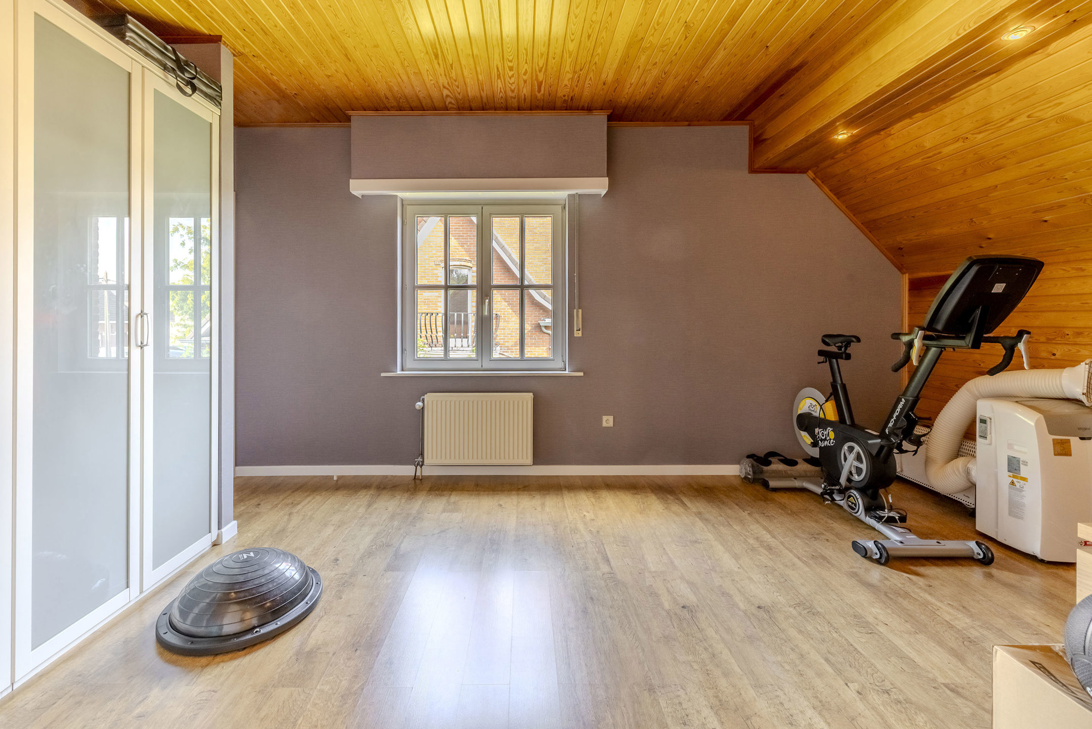 Instapklare woning op 1.440 m² in centrum Oostmalle!