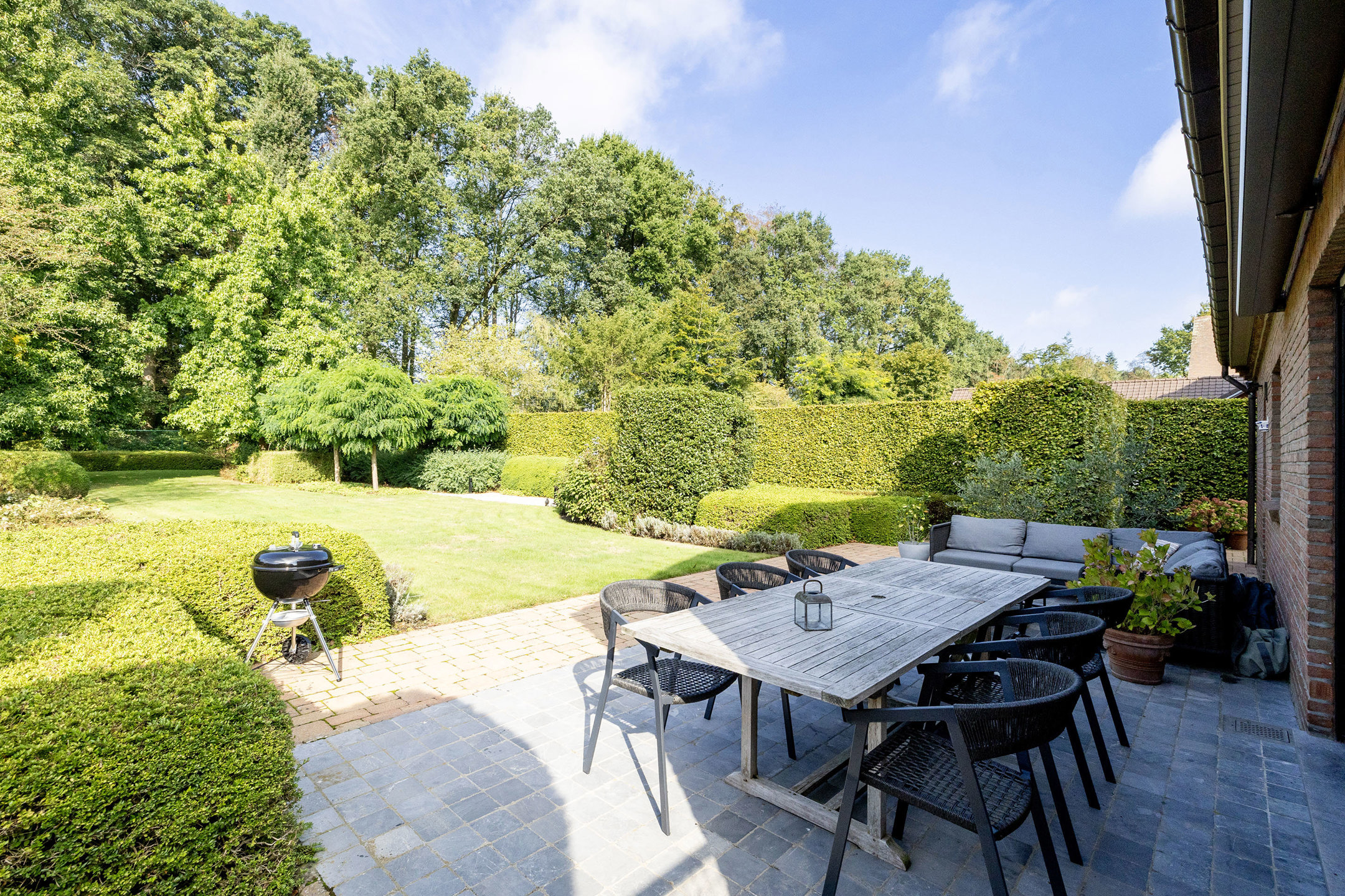 Instapklare woning op 1.440 m² in centrum Oostmalle!