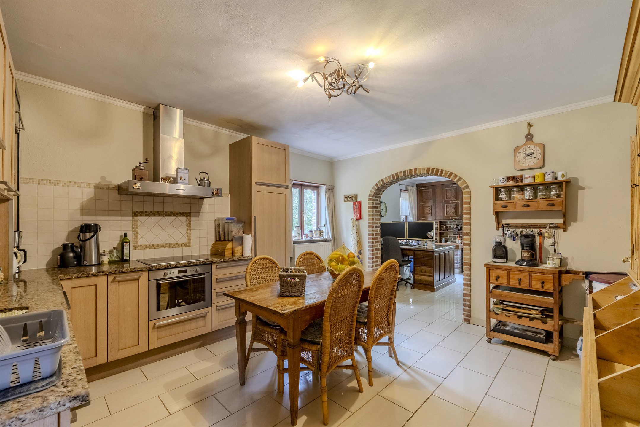 Ruime woning met vergunde loods 660 m² in Herentals!