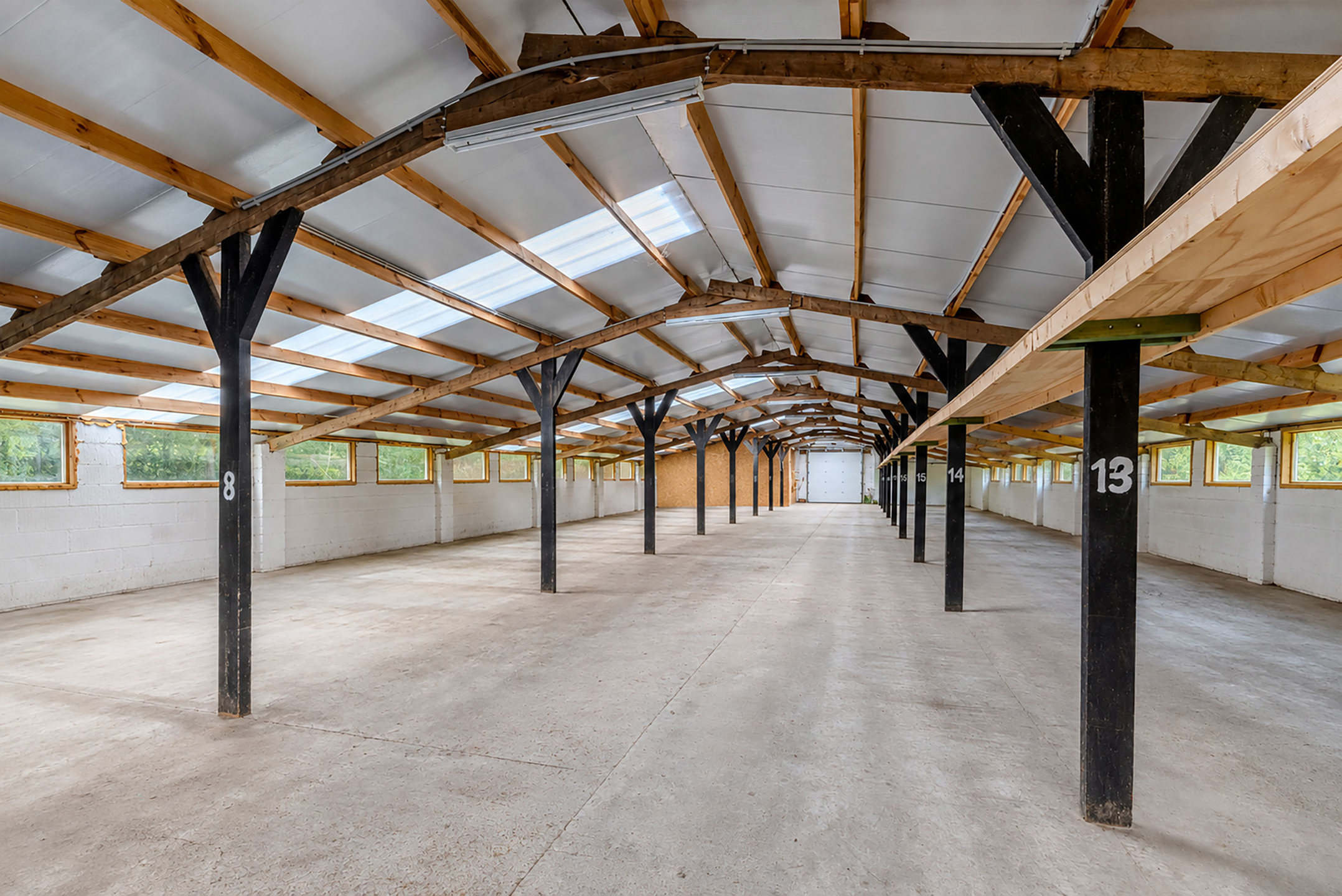 Ruime woning met vergunde loods 660 m² in Herentals!