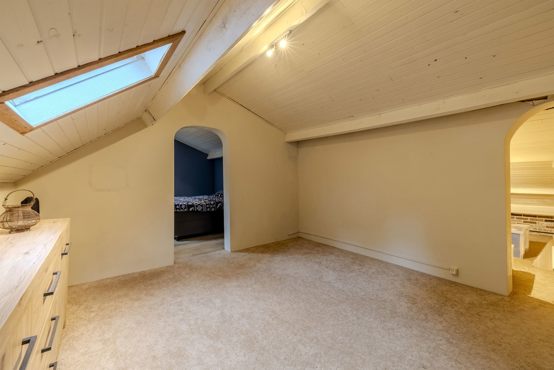 Ruime woning met vergunde loods 660 m² in Herentals!