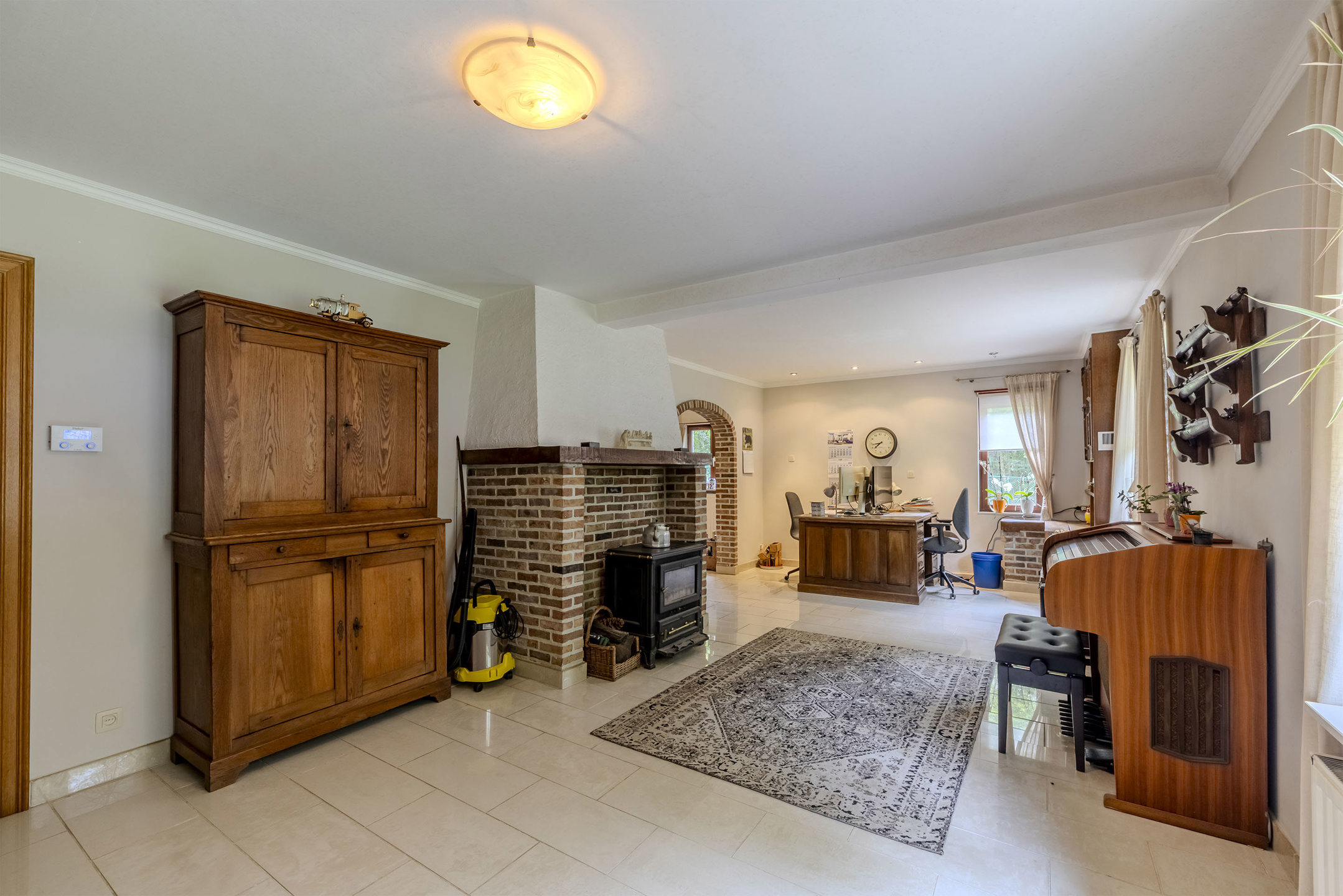 Ruime woning met vergunde loods 660 m² in Herentals!