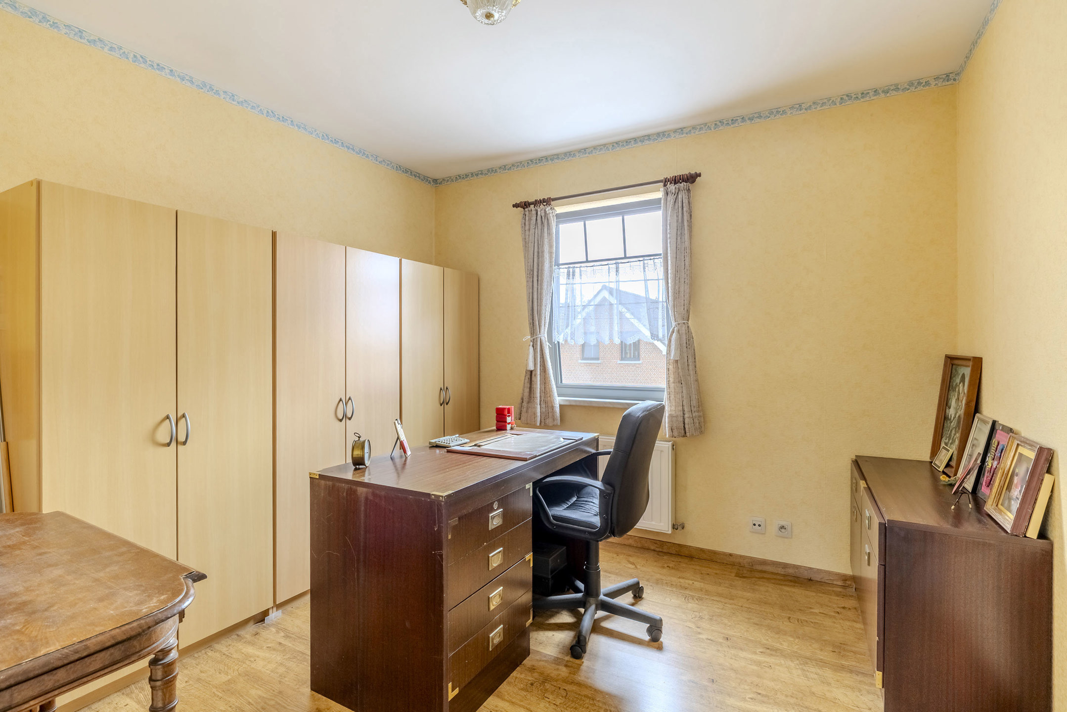 Verhuurd appartement met ruim terras, 2 slaapkamers & garage