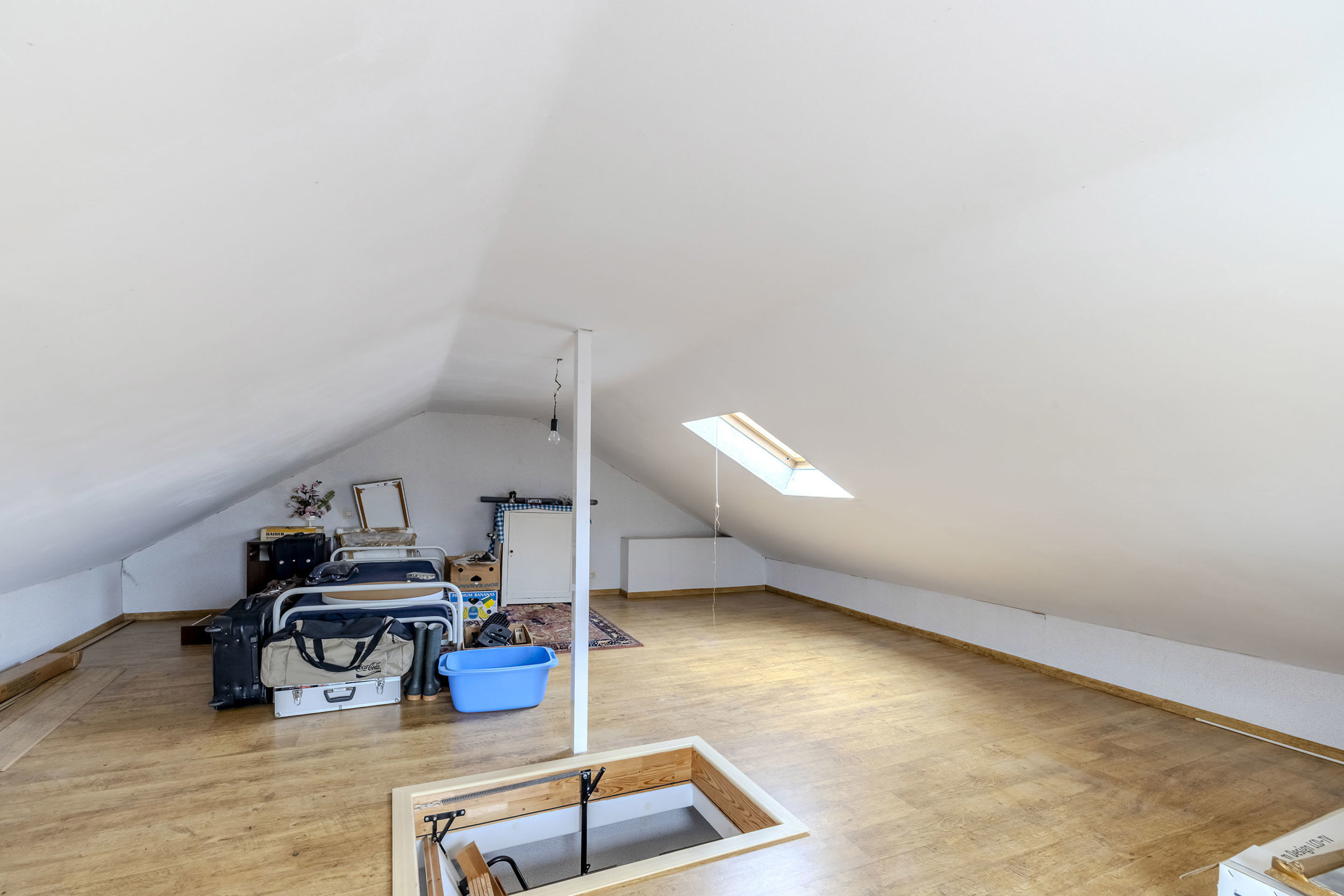 Verhuurd appartement met ruim terras, 2 slaapkamers & garage