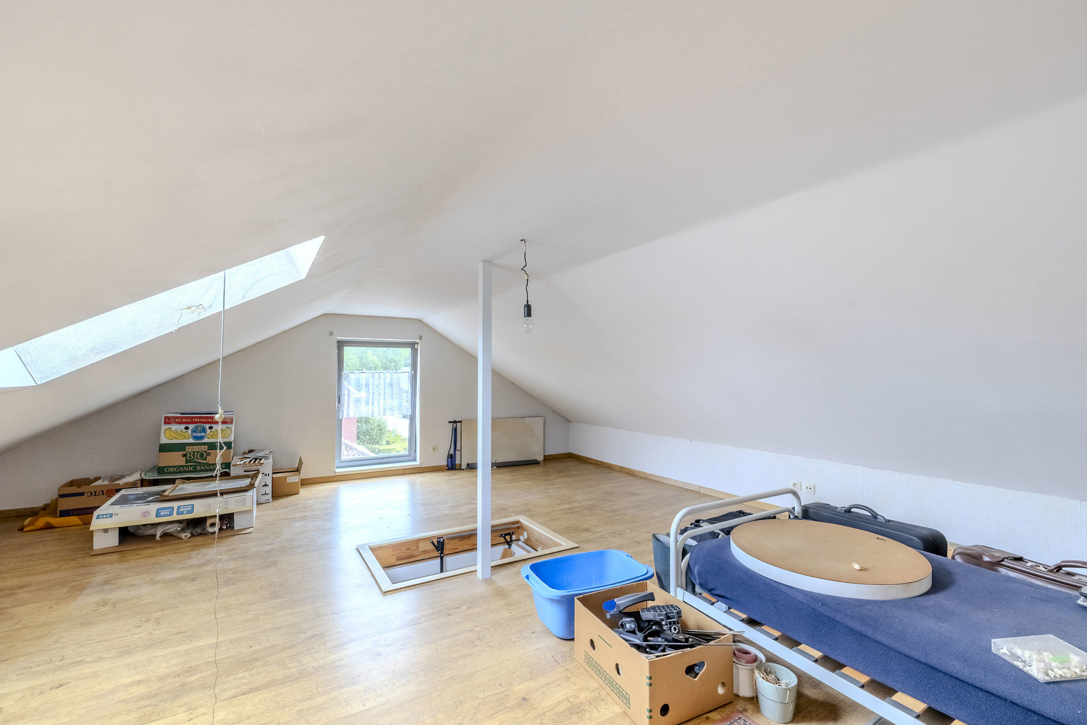 Verhuurd appartement met ruim terras, 2 slaapkamers & garage