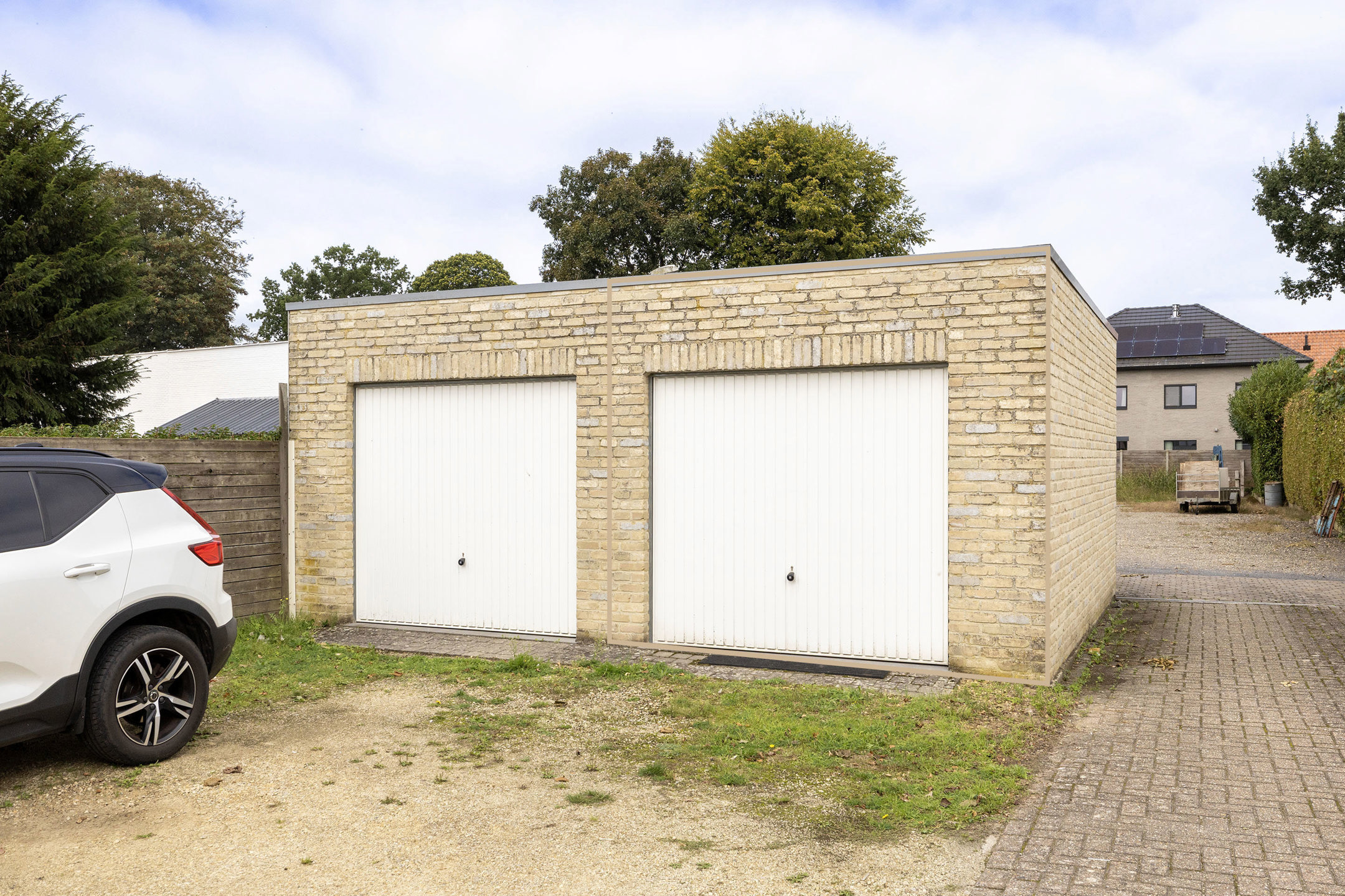 Verhuurd appartement met ruim terras, 2 slaapkamers & garage