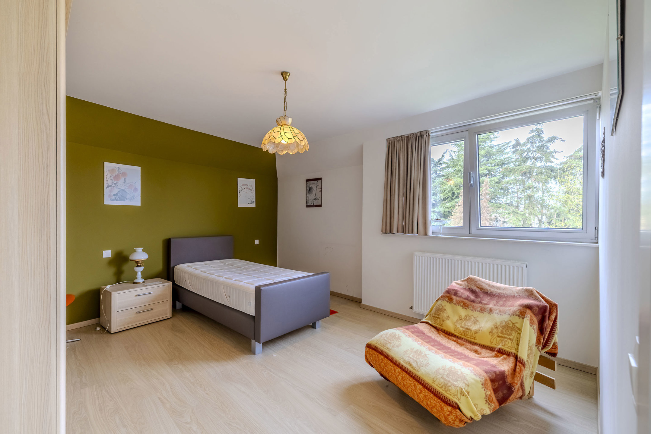 Uitzonderlijk appartement met 6 slaapkamers in Zandhoven!
