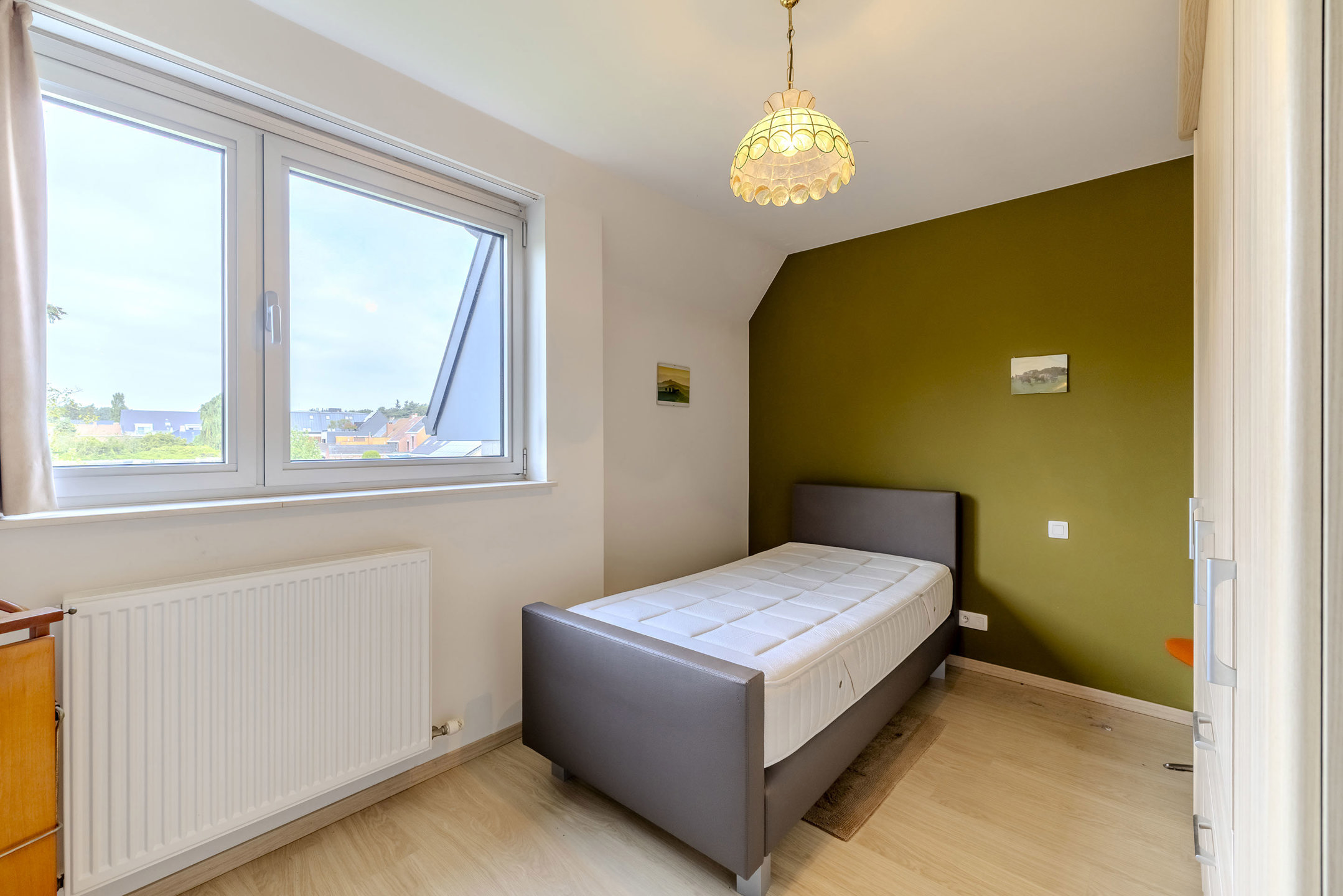 Uitzonderlijk appartement met 6 slaapkamers in Zandhoven!