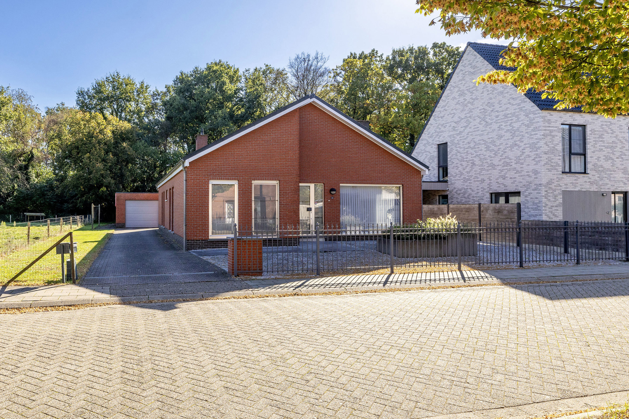 Gelijkvloerse woning met 3 slaapkamers op 730 m² in Sint-Job!