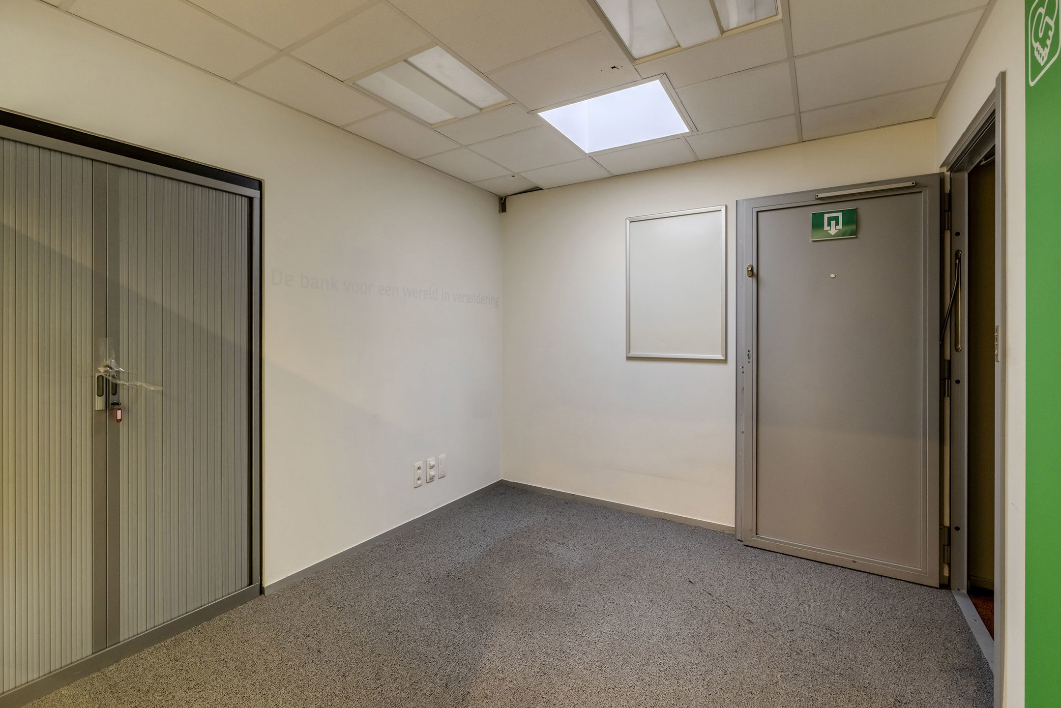 Instapklaar handelspand 217 m² op toplocatie in Oostmalle!
