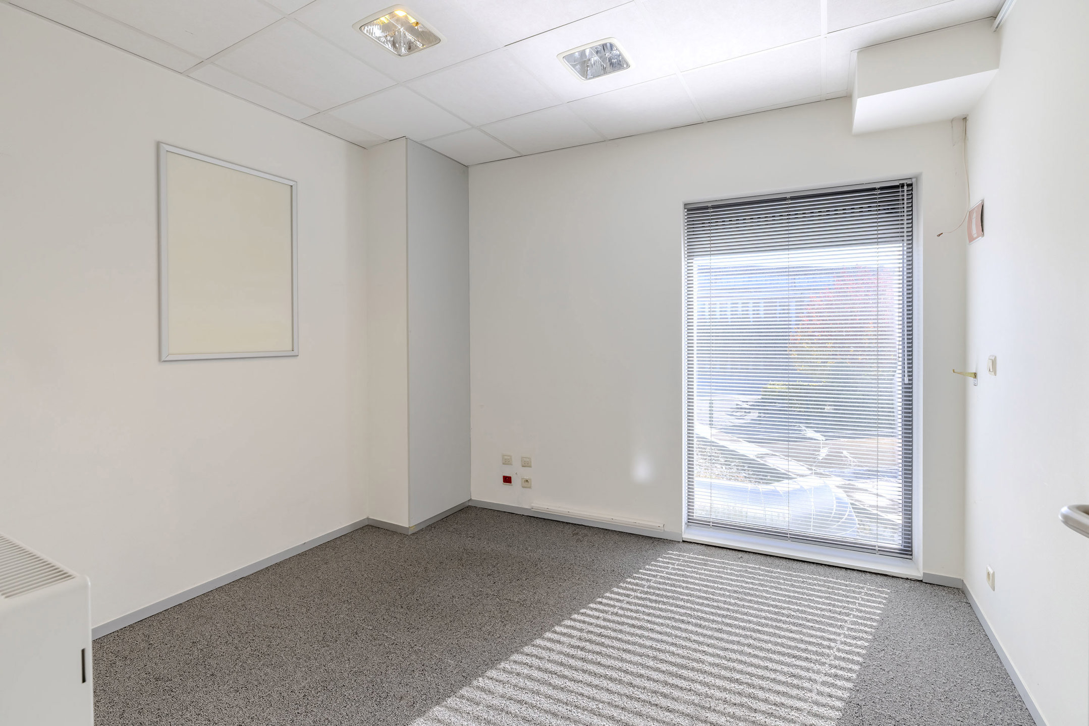 Instapklaar handelspand 217 m² op toplocatie in Oostmalle!