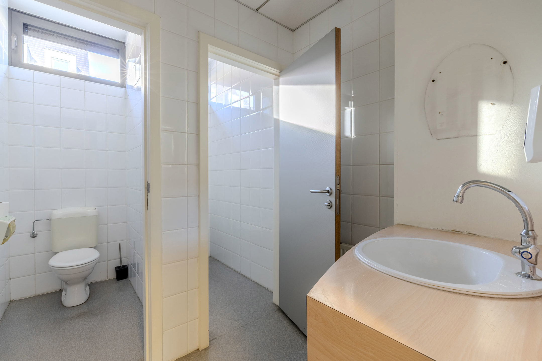 Instapklaar handelspand 217 m² op toplocatie in Oostmalle!