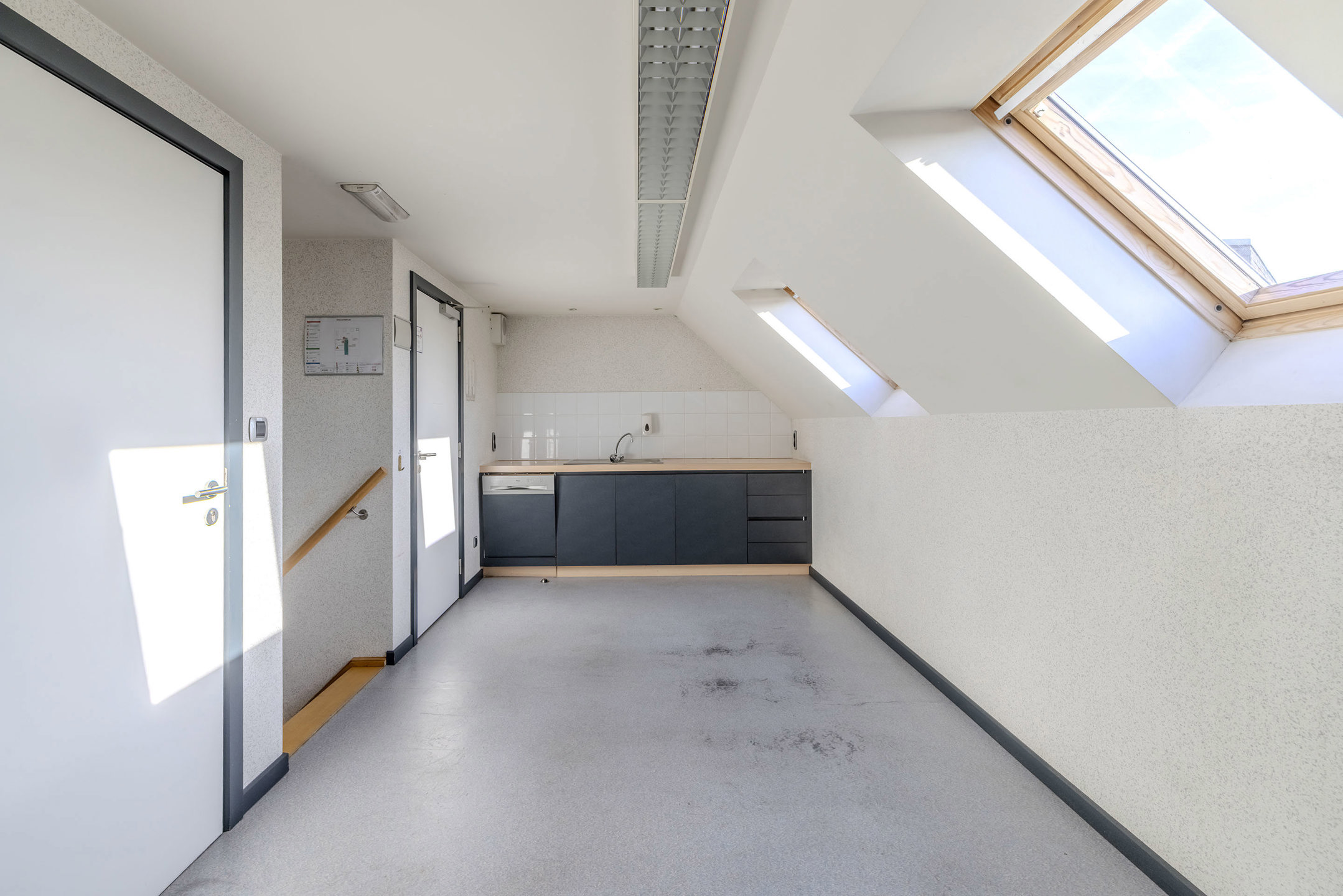 Instapklaar handelspand 217 m² op toplocatie in Oostmalle!