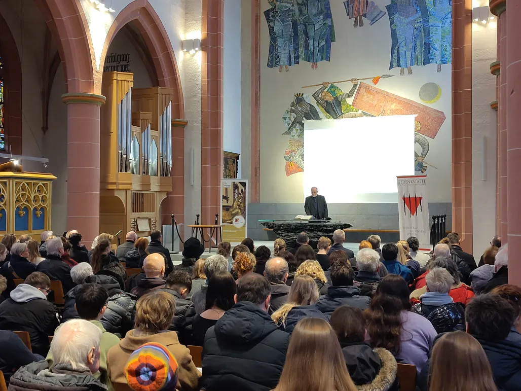 Kurt Werner bei der Eröffnungsrede der Gedenkveranstaltung