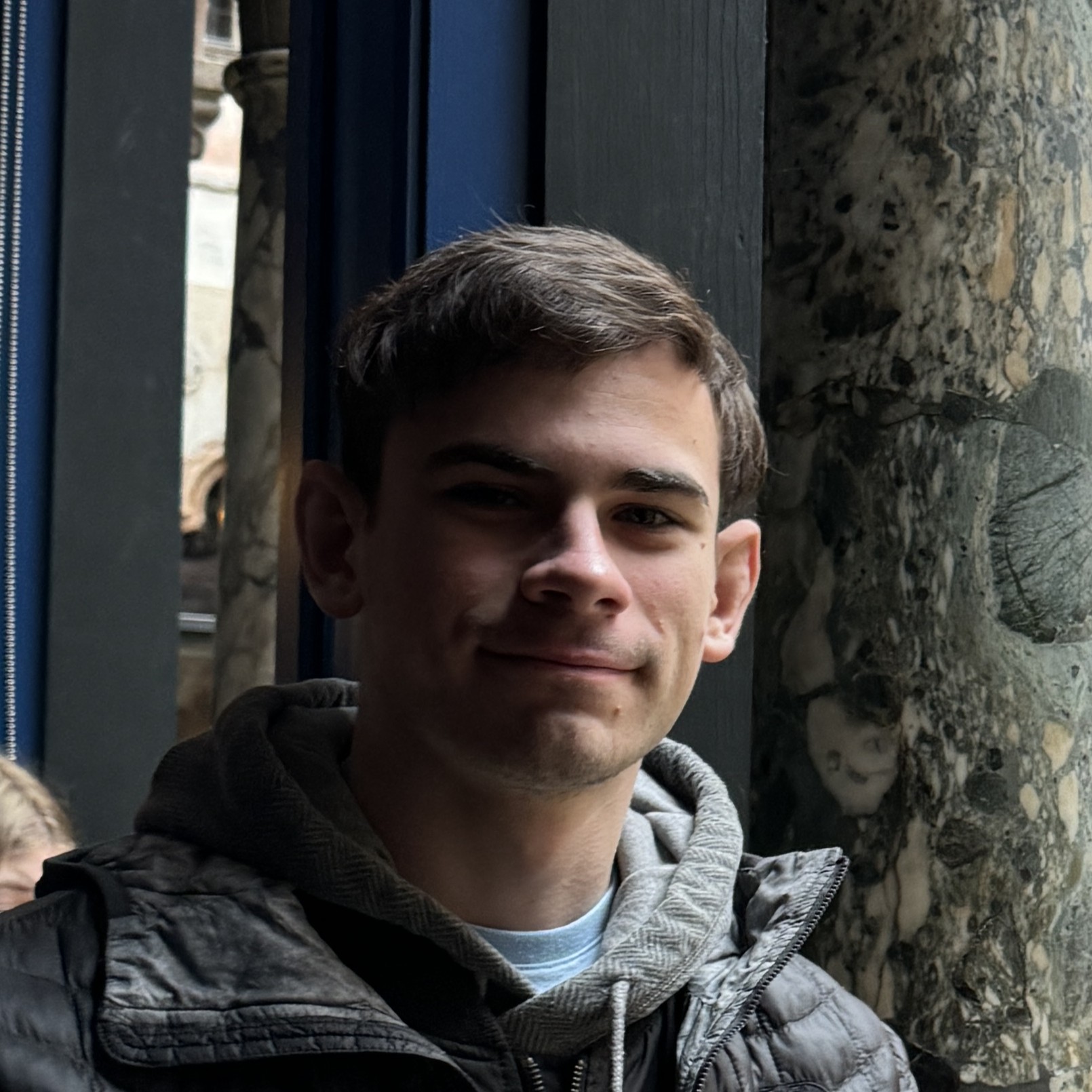 Photo portrait of artist, DraftyDave
(Jan 2025)