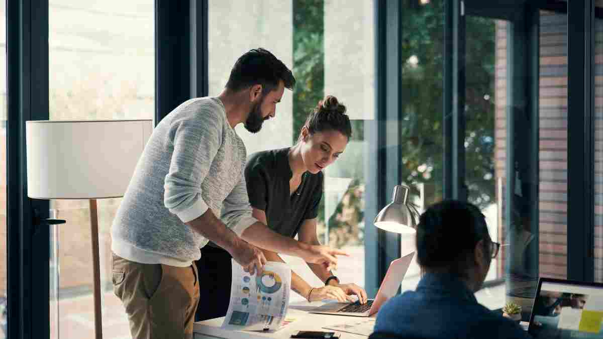 Nueva ecuación del trabajo híbrido: datos y tendencias 