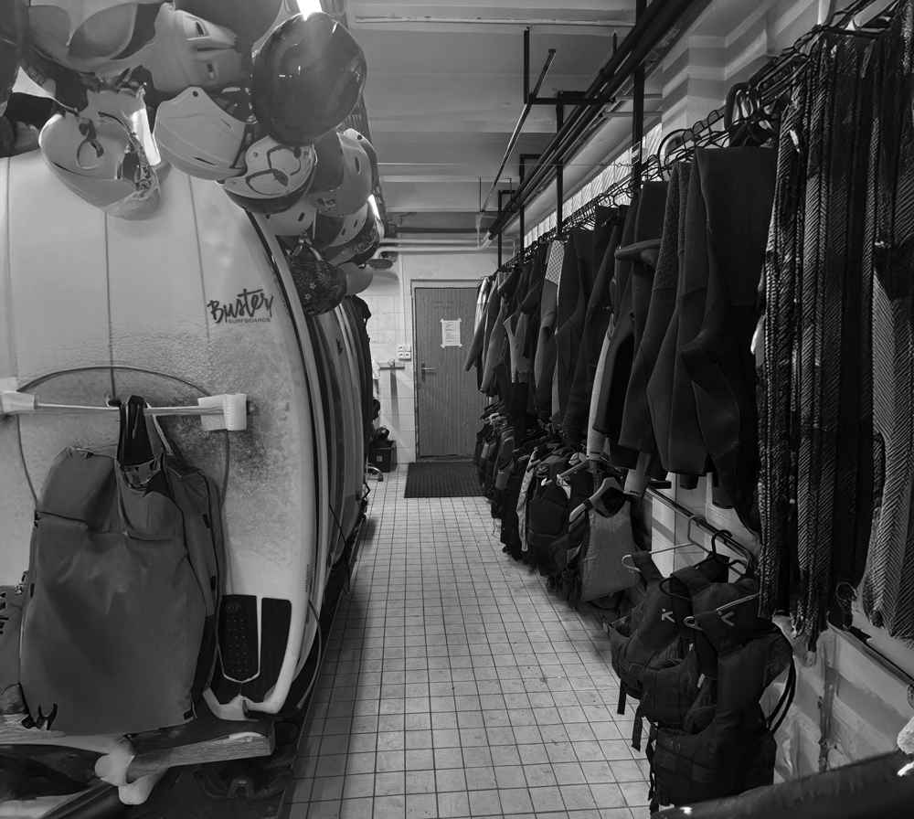 Gym Beam vybavení do tělocvičny, na čeném pozadí