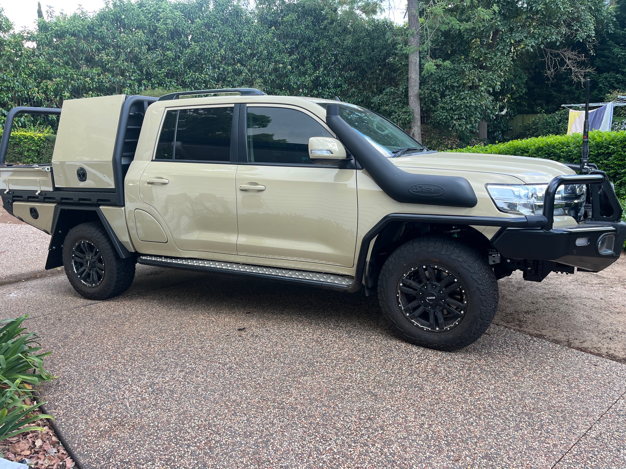 2018 200 Series Dual Cab